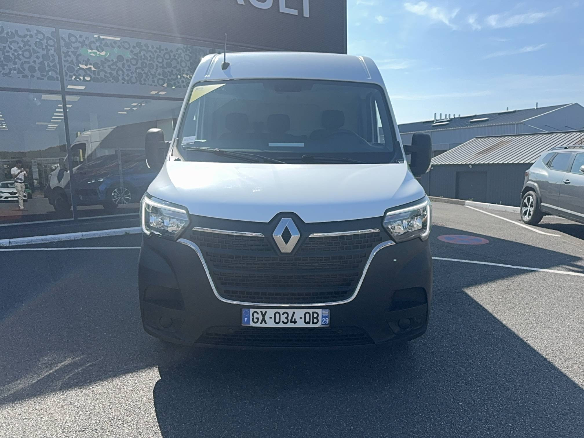 Vente en ligne Renault Master Fourgon MASTER FGN TRAC F3500 L2H2 BLUE DCI 135 au prix de 25 500 €