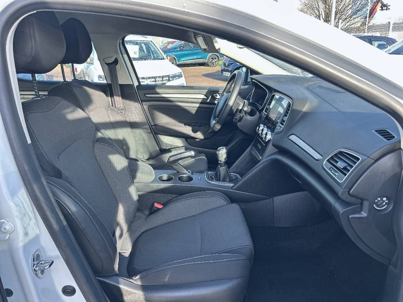 Vente en ligne Renault Megane 4  Blue dCi 115 au prix de 16 490 €