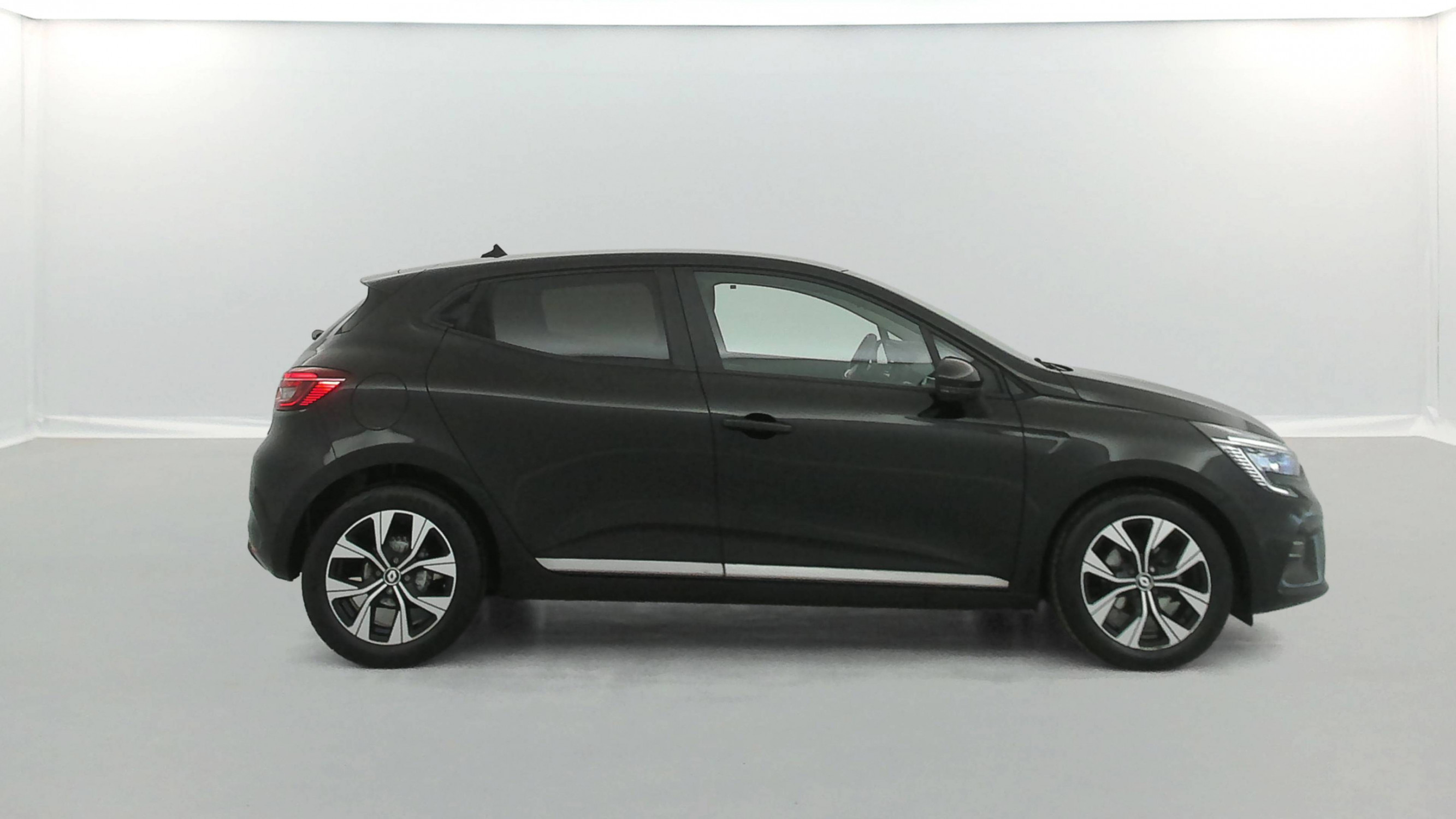 Vente en ligne Renault Clio 5 Clio TCe 90 au prix de 14 790 €