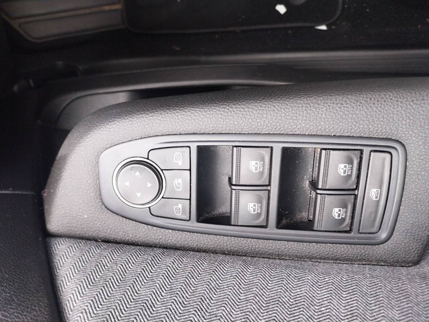 Vente en ligne Renault Clio 5 Clio E-Tech full hybrid 145 au prix de 17 990 €