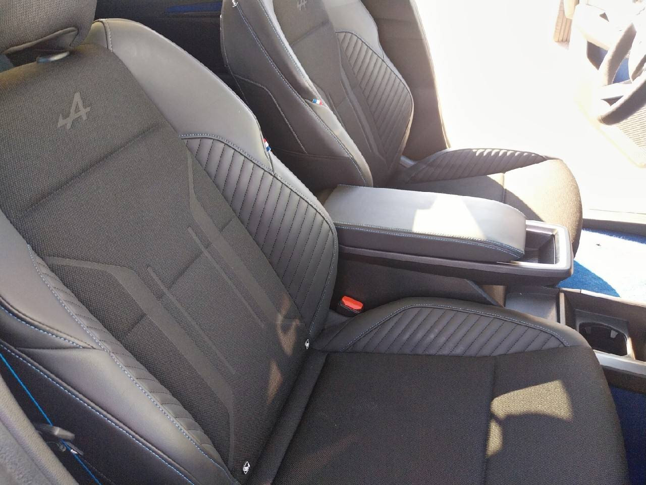 Vente en ligne Renault Scenic E-Tech  220 ch grande autonomie au prix de 38 490 €