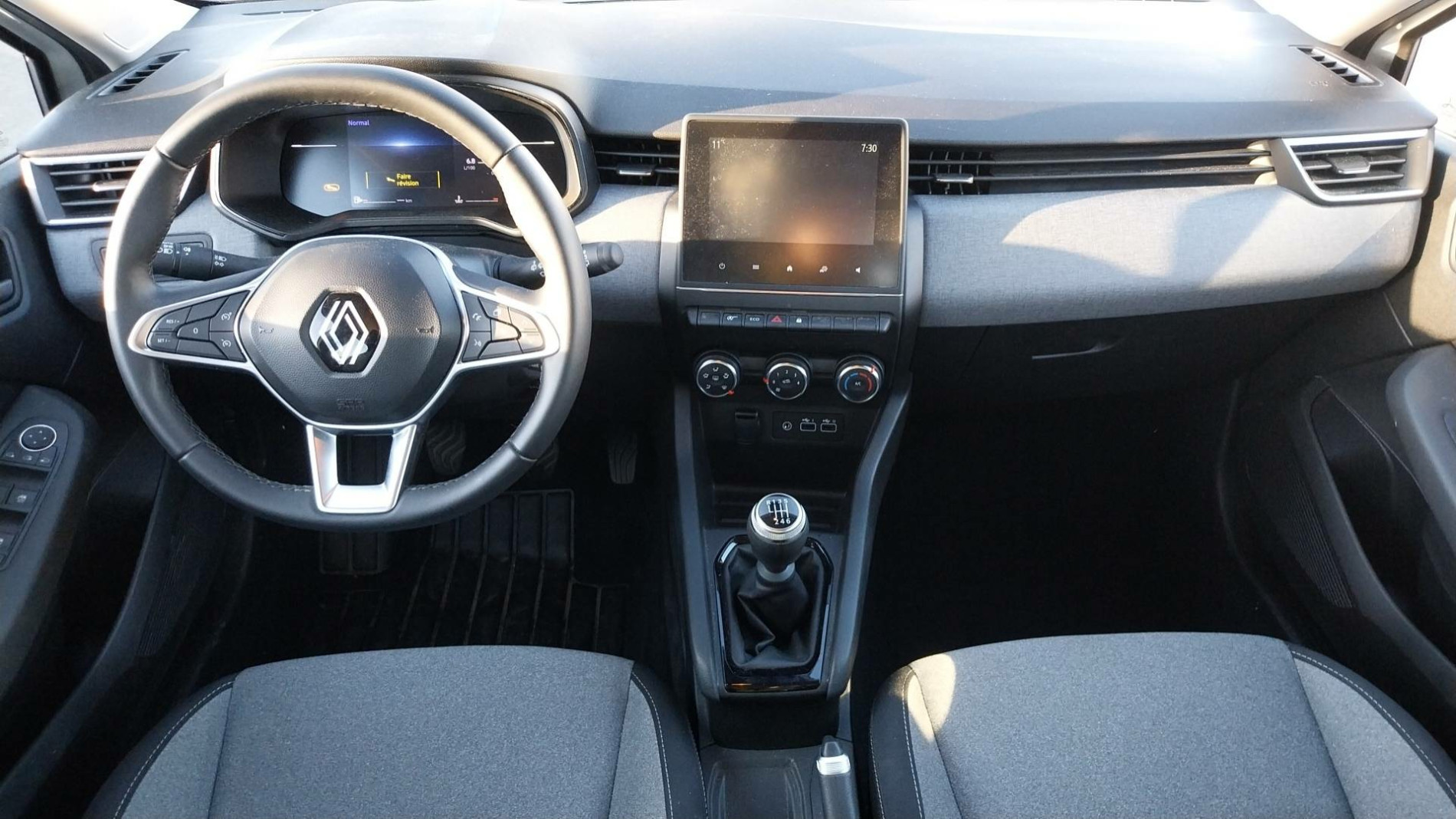 Vente en ligne Renault Clio 5 Clio TCe 90 au prix de 14 990 €