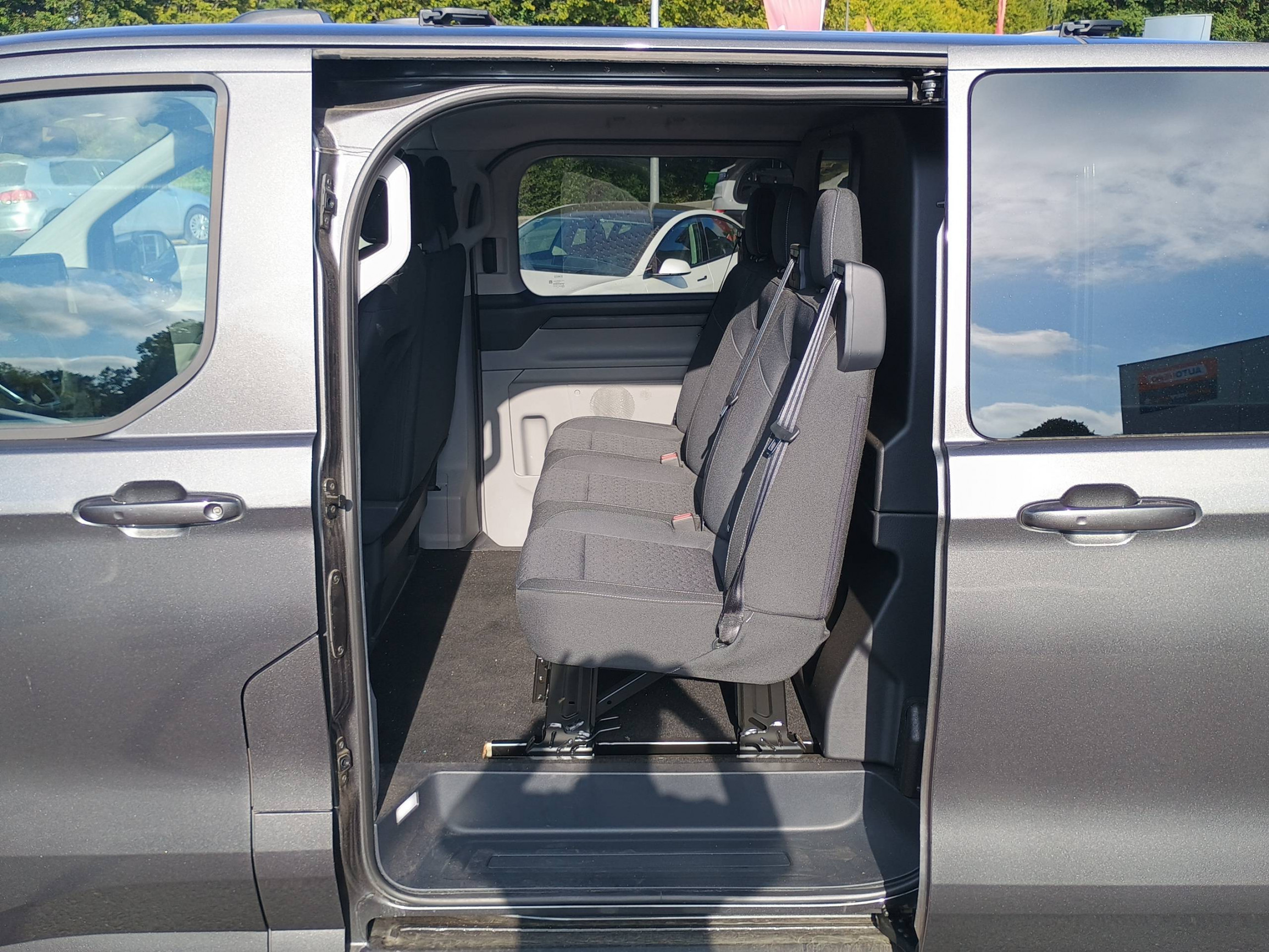 Vente en ligne Ford Transit Custom  300 L1H1 2.0 ECOBLUE 136 CH BVA8 au prix de 36 490 €