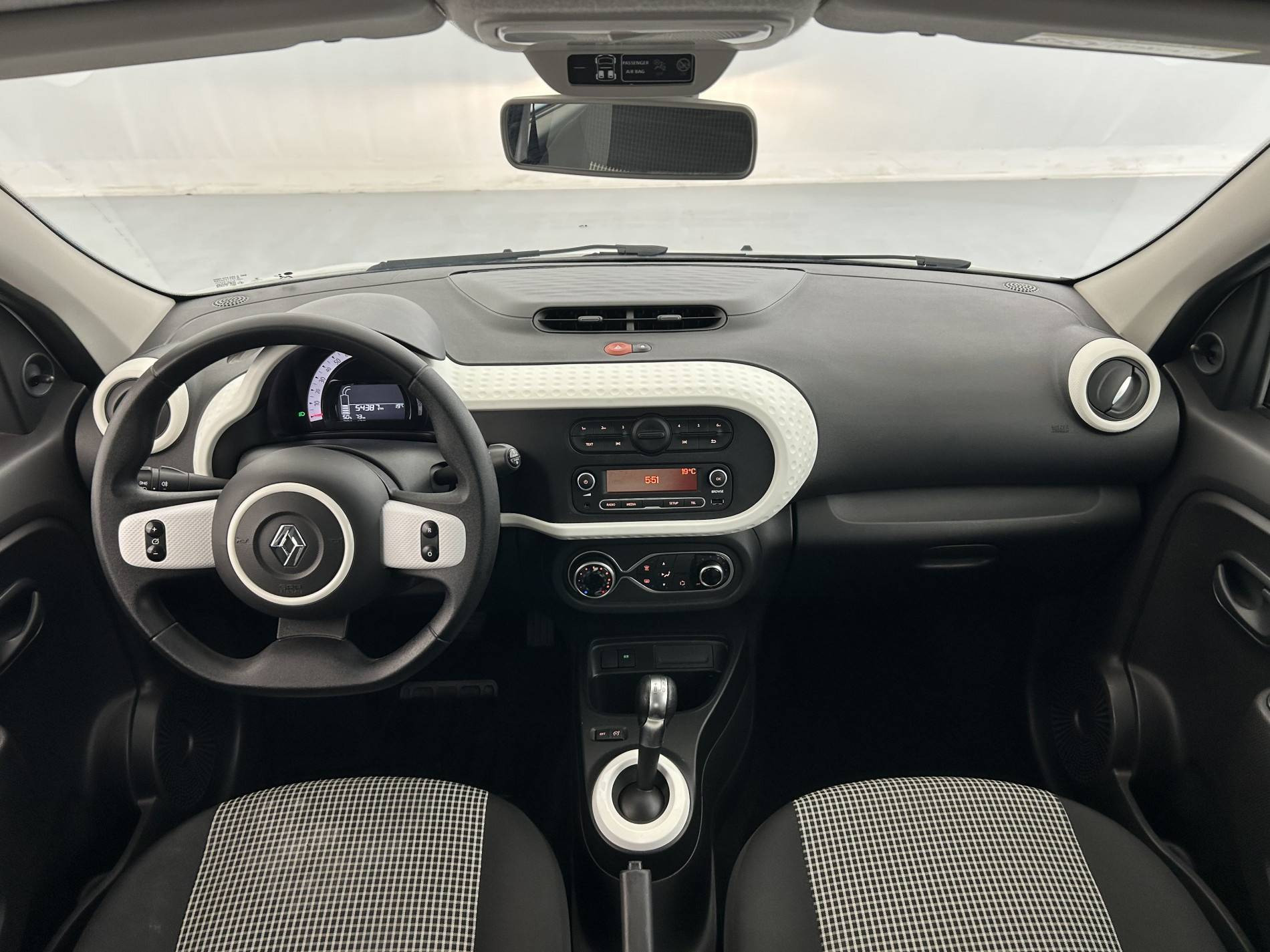 Vente en ligne Renault Twingo Electrique Twingo III E-Tech au prix de 10 490 €