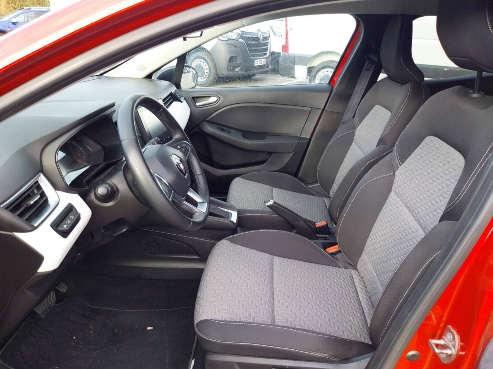 Vente en ligne Renault Clio 5 Clio E-Tech full hybrid 145 au prix de 15 690 €