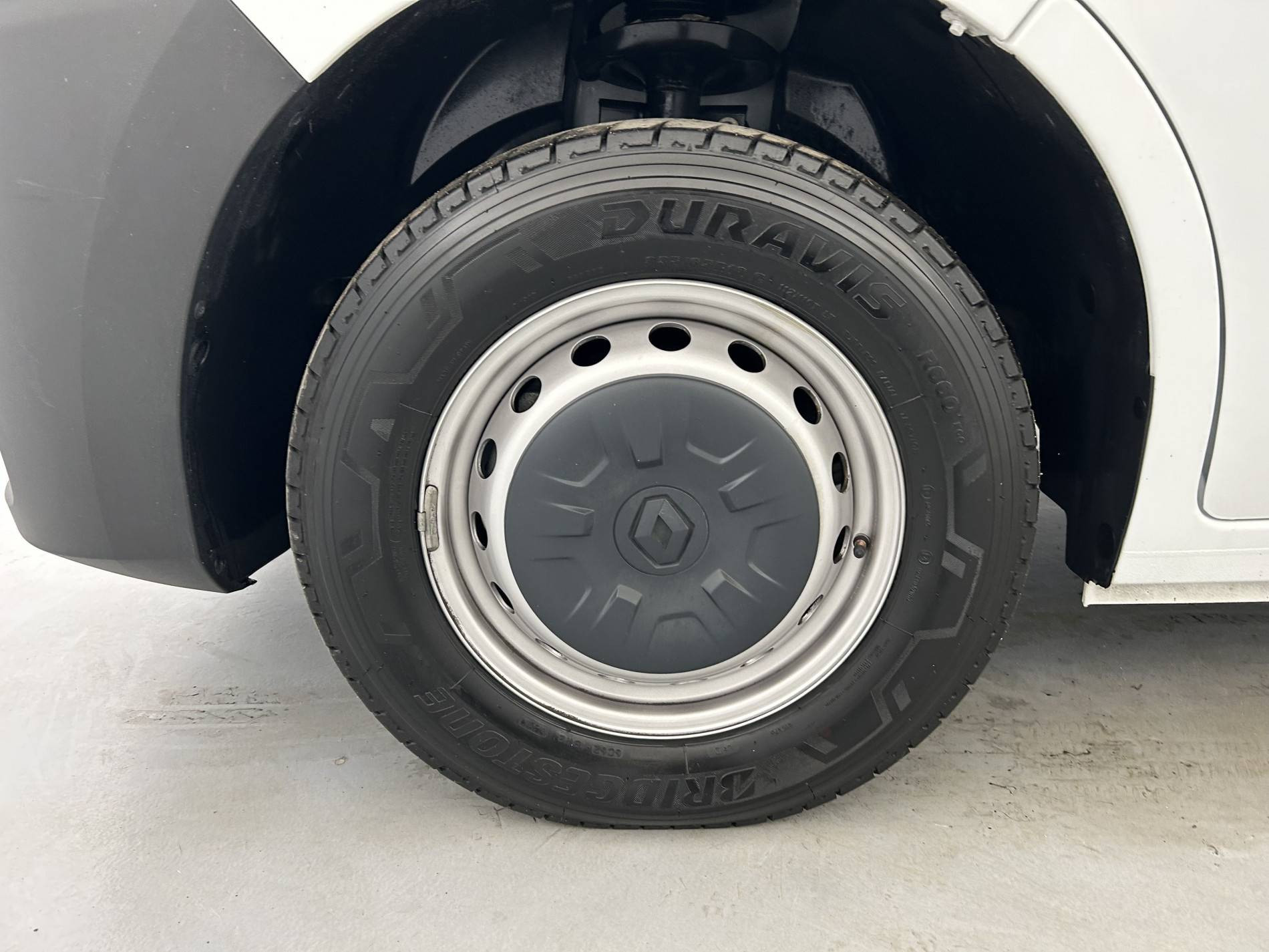 Vente en ligne Renault Master Fourgon MASTER FGN TRAC F3500 L3H3 BLUE DCI 135 au prix de 28 490 €