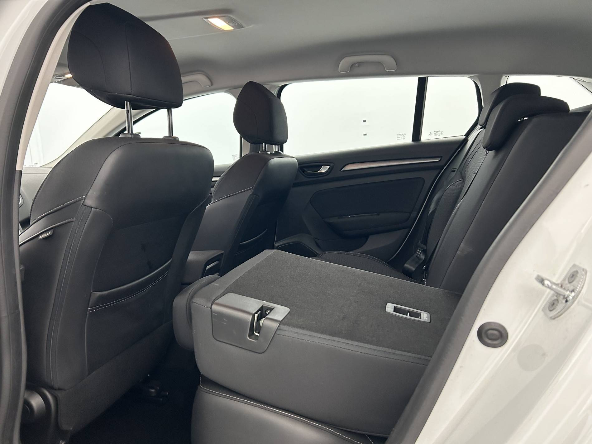Vente en ligne Renault Megane 4 Estate  Blue dCi 115 au prix de 18 490 €
