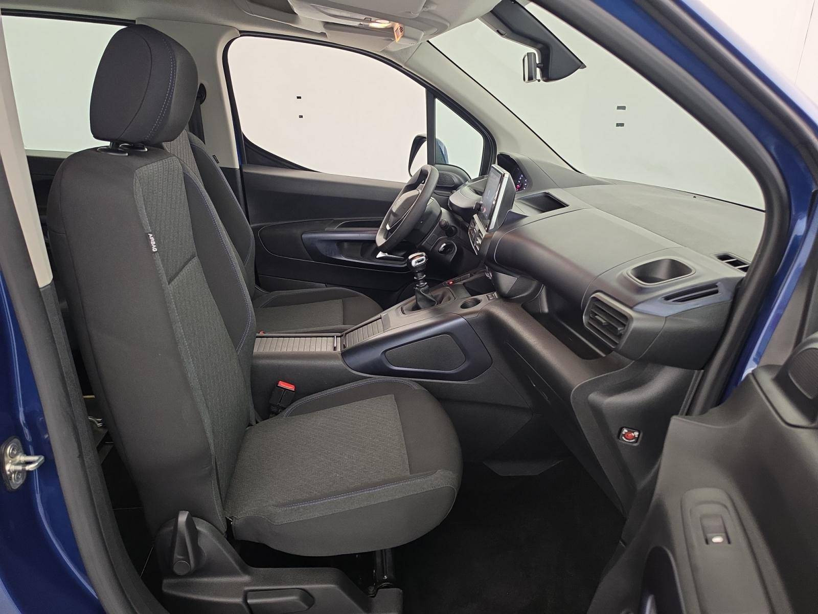 Vente en ligne Peugeot Rifter  Standard PureTech 110 S&S BVM6 au prix de 16 991 €