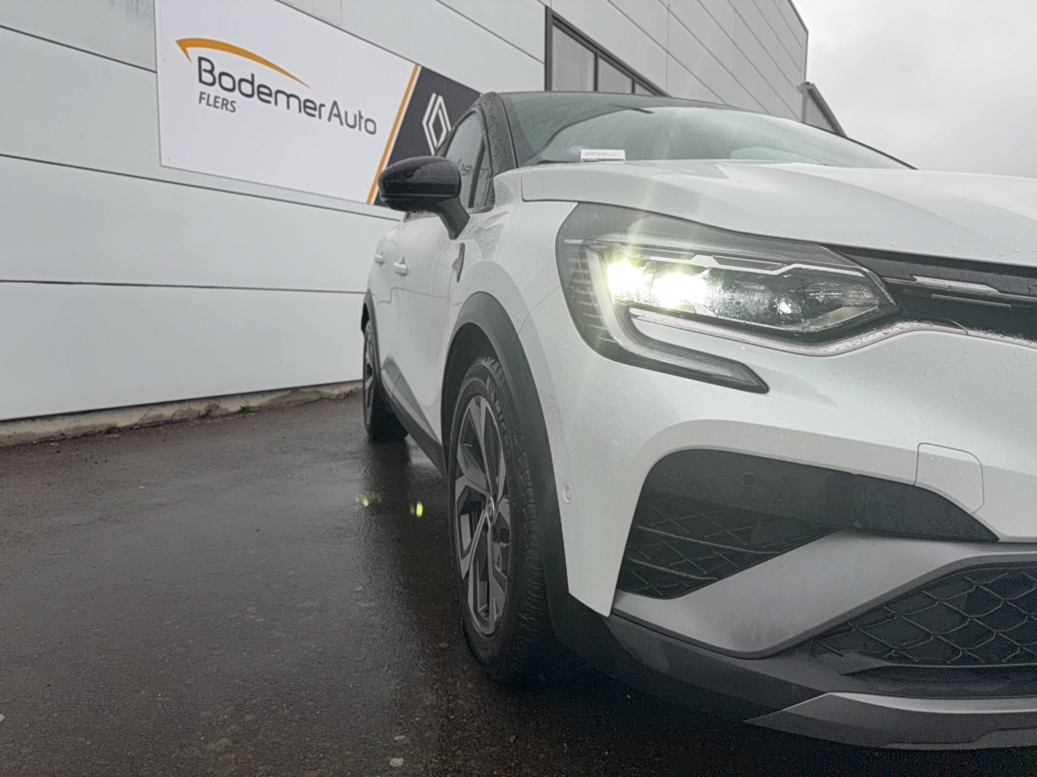 Vente en ligne Renault Captur  TCe 140 EDC - 21B au prix de 19 590 €