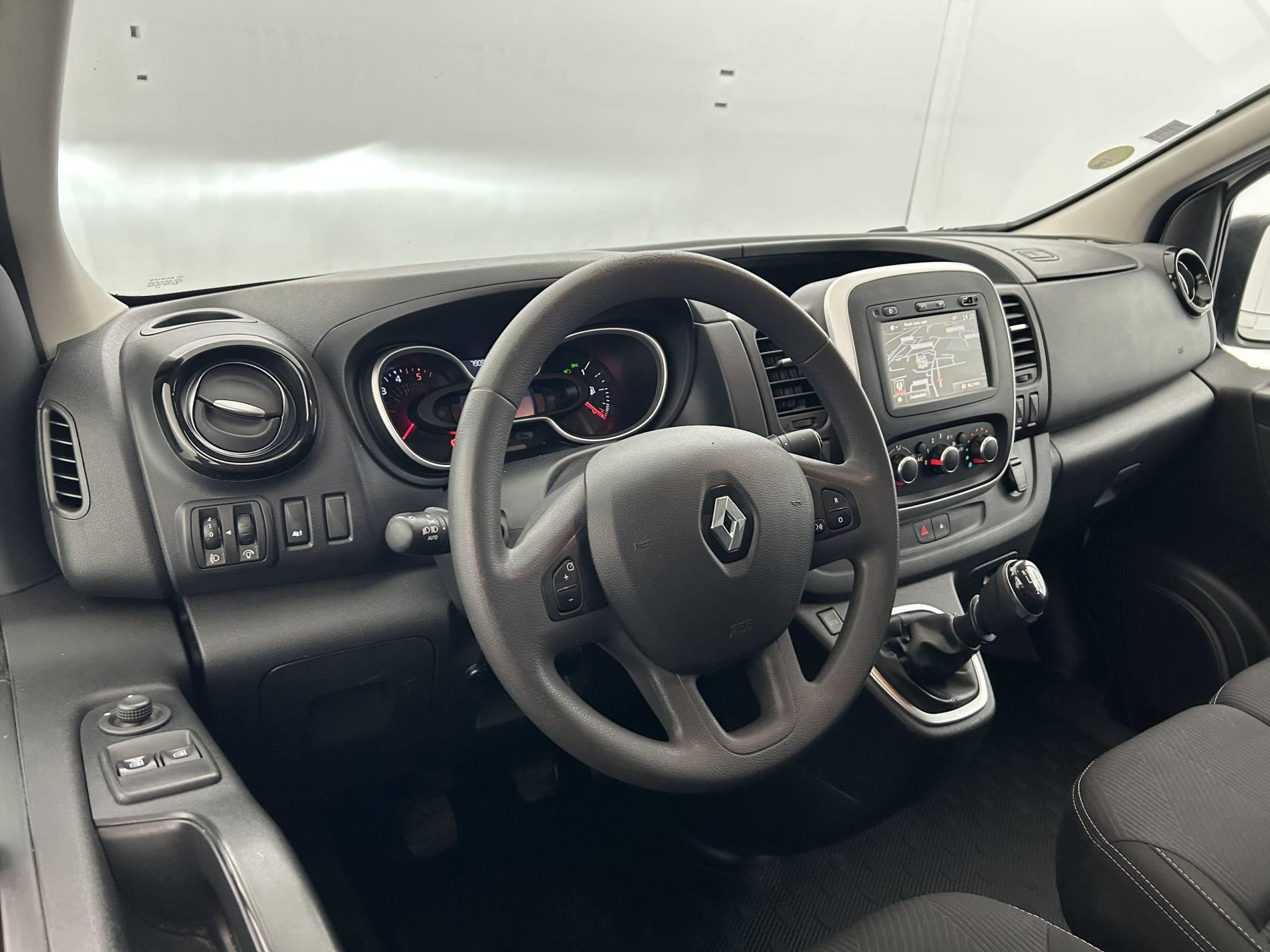 Vente en ligne Renault Trafic 3 Fourgon TRAFIC FGN L1H1 1200 KG DCI 120 au prix de 18 990 €