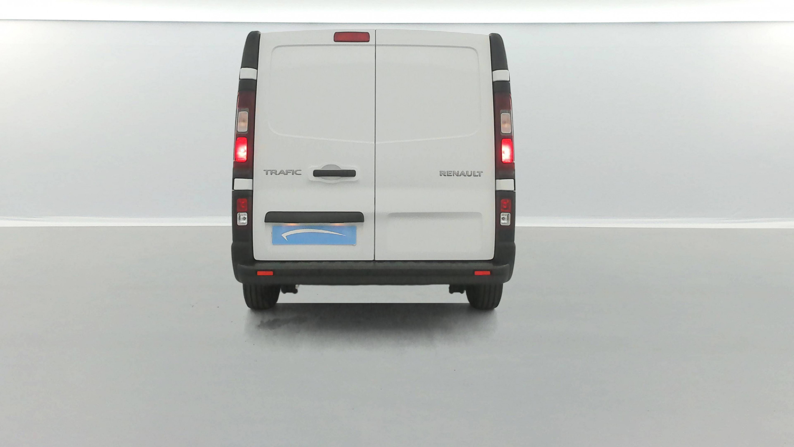 Vente en ligne Renault Trafic 3 Fourgon TRAFIC FG BLUE DCI 130 L1H1 3T GSR2 au prix de 23 990 €