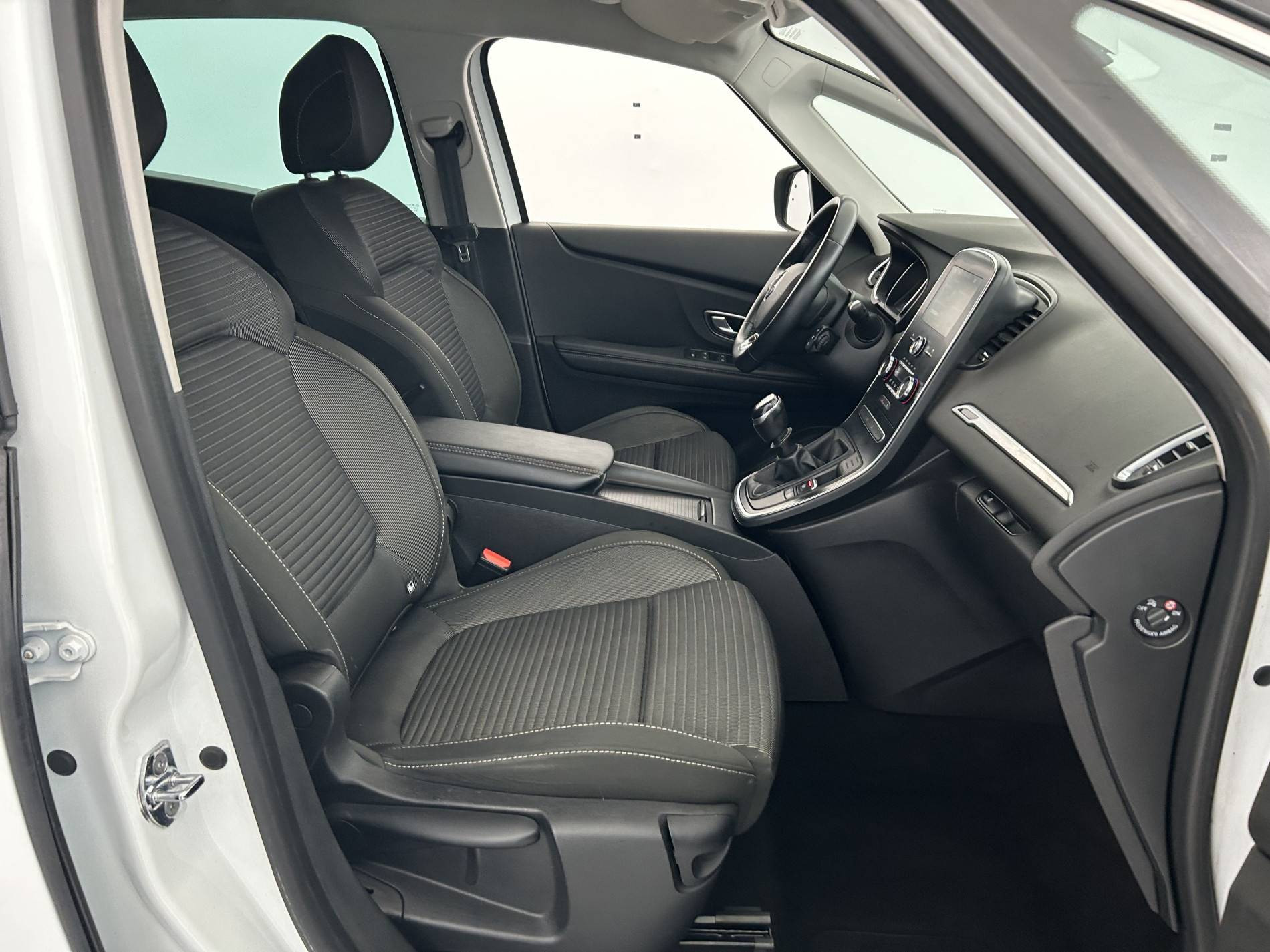 Vente en ligne Renault Scenic 4 Scenic dCi 110 Energy au prix de 12 490 €