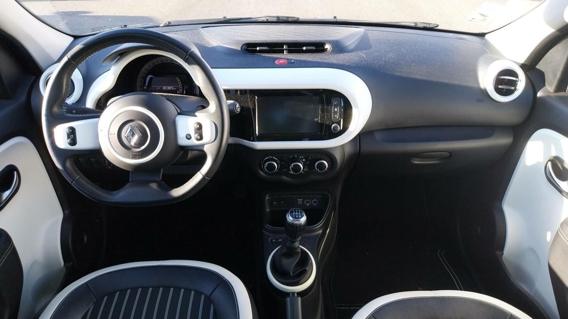 Vente en ligne Renault Twingo 3  TCe 95 au prix de 12 490 €