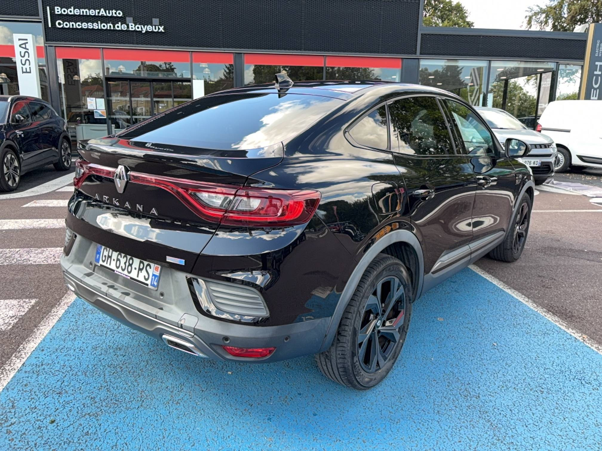 Vente en ligne Renault Arkana  E-Tech 145 - 21B au prix de 20 990 €