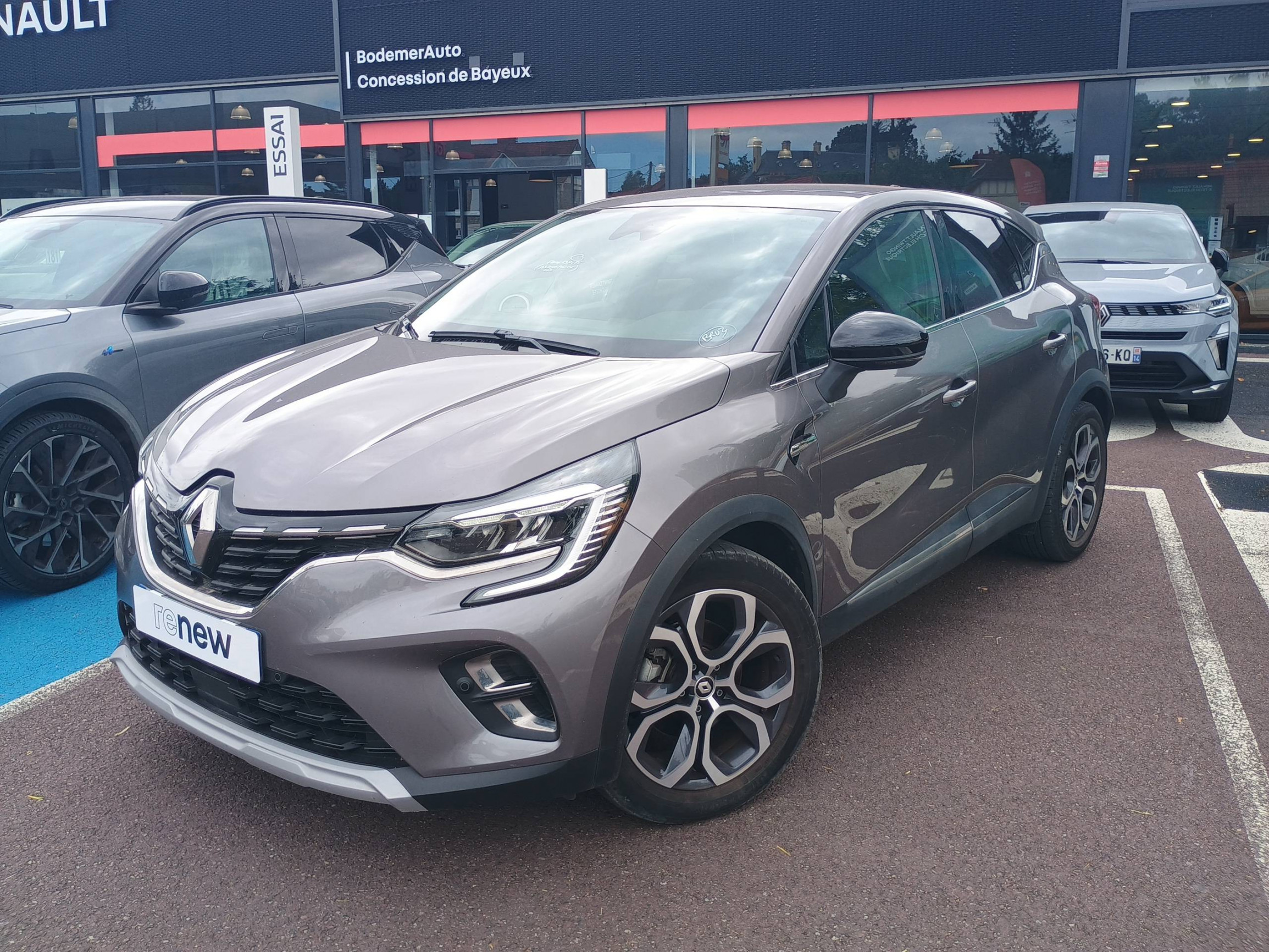 Renault Captur  E-Tech full hybrid 145 occasion de 2023 en vente à Bayeux
