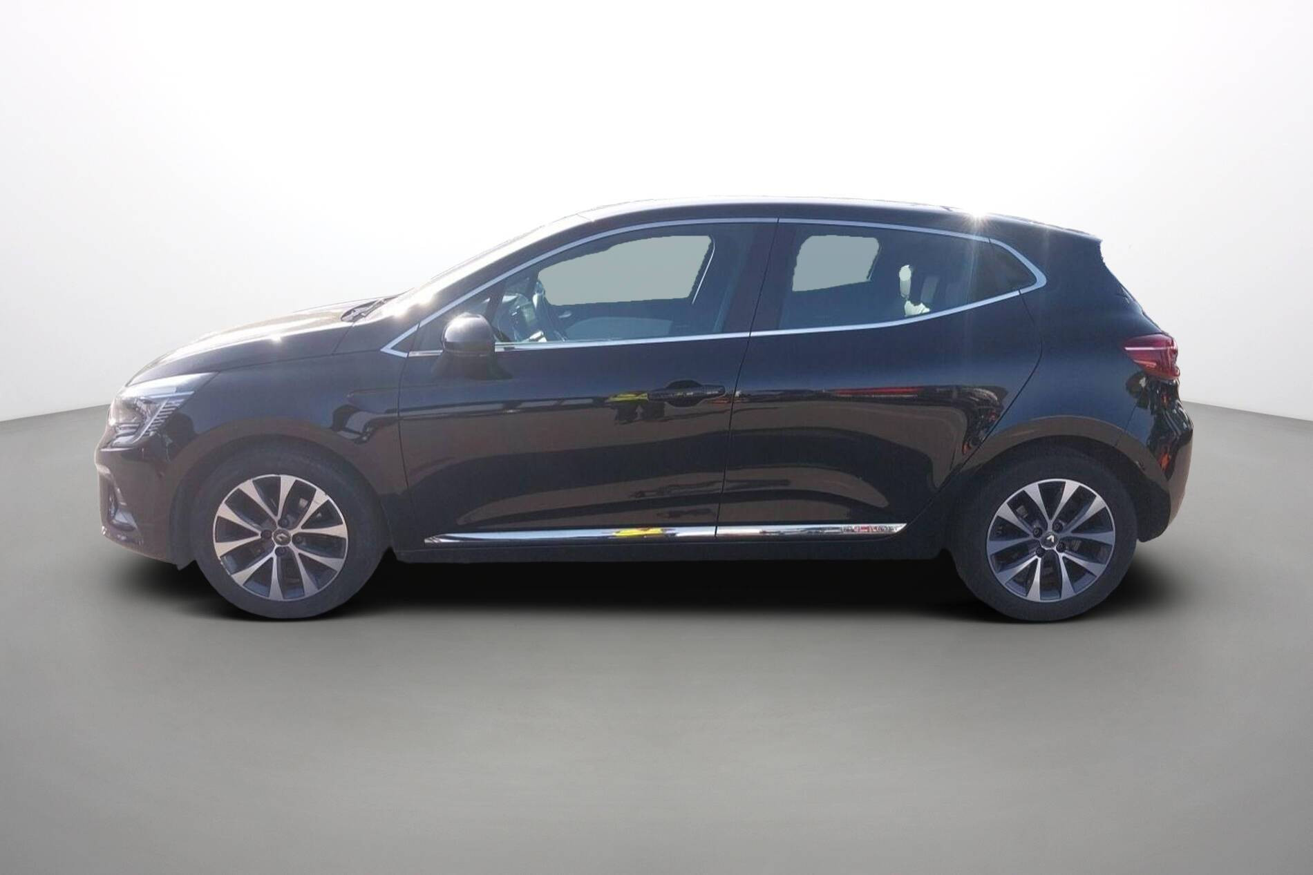 Vente en ligne Renault Clio 5 Clio TCe 90 - 21 au prix de 13 490 €