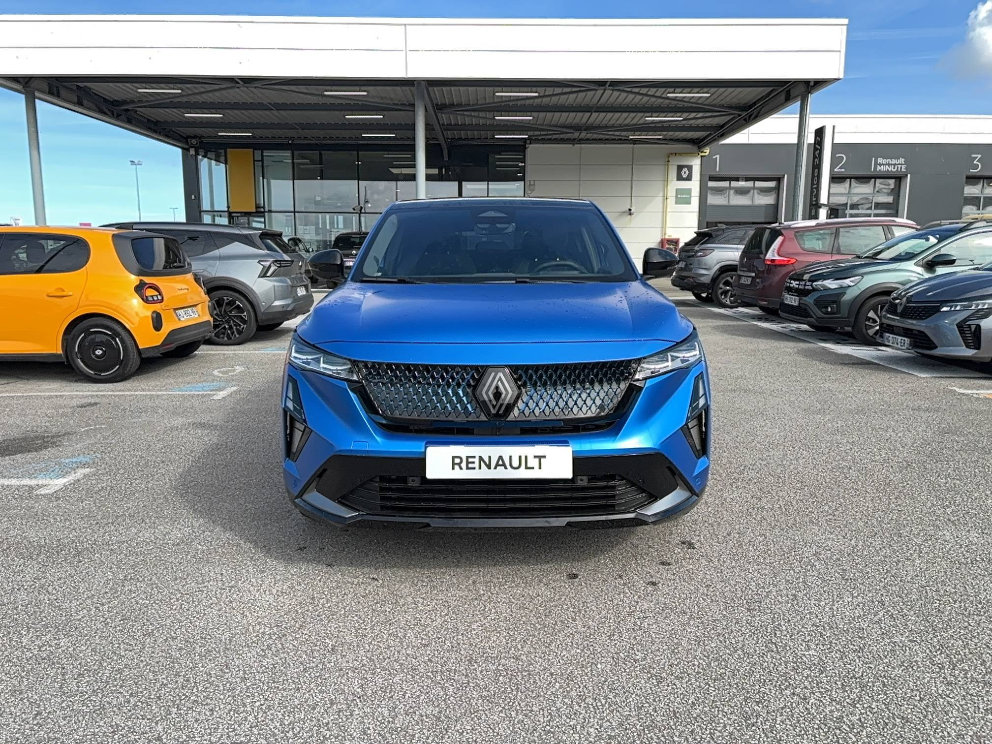 Vente en ligne Renault Rafale  hyper hybrid E-Tech 300 ch 4x4 au prix de 59 900 €