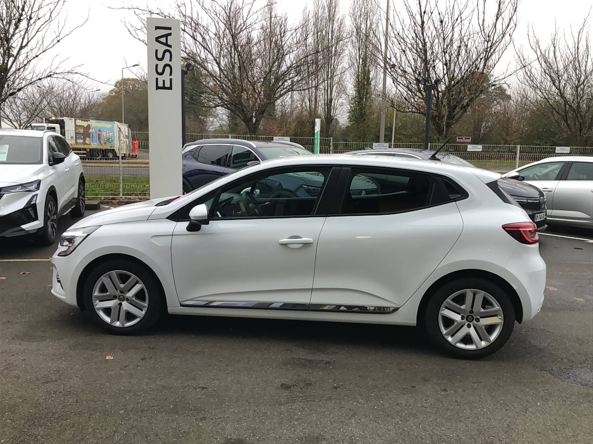 Vente en ligne Renault Clio 5 Clio Blue dCi 85 au prix de 12 990 €