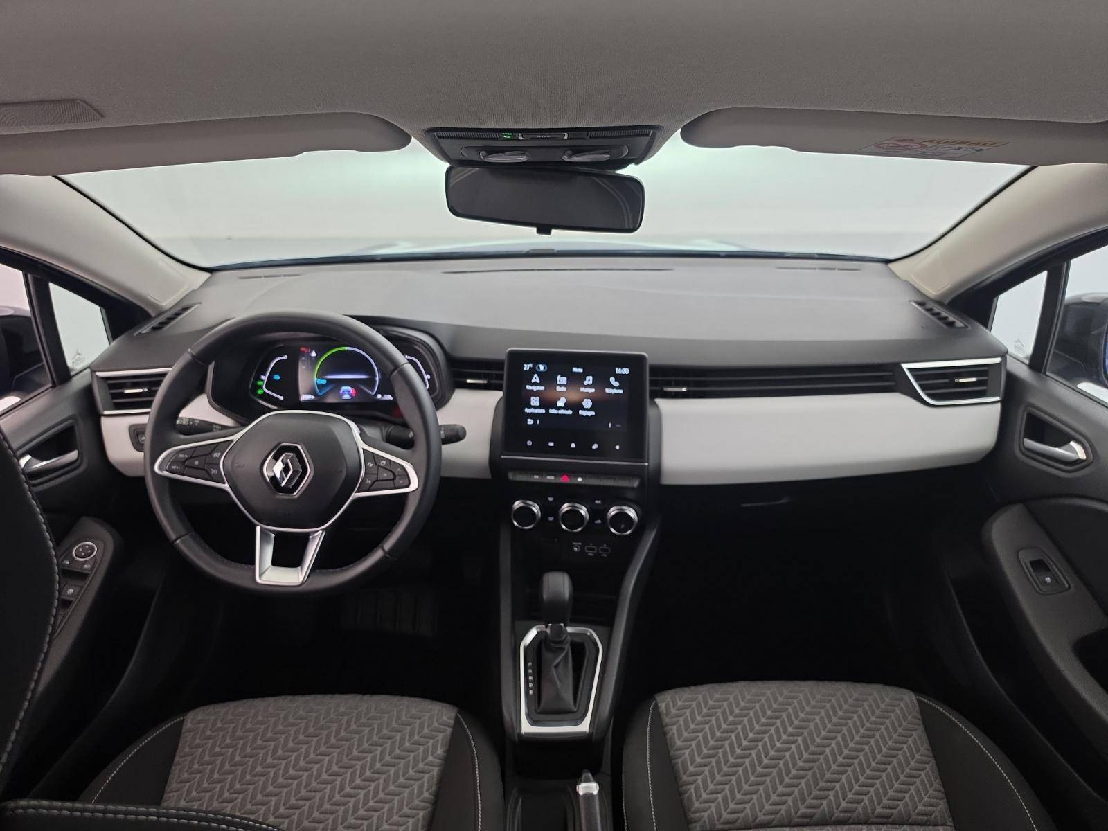 Vente en ligne Renault Clio 5 Clio E-Tech full hybrid 145 au prix de 16 990 €