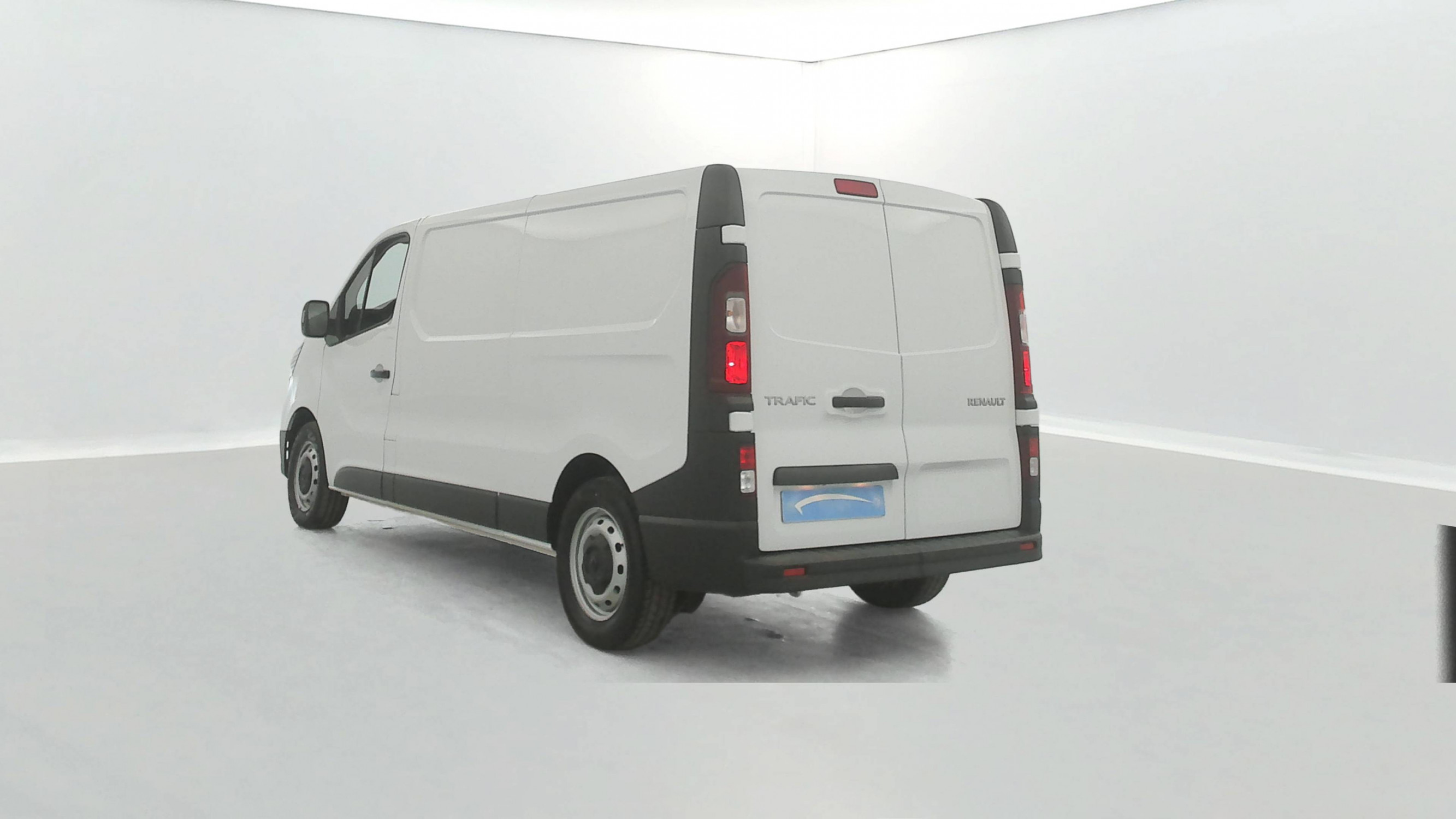 Vente en ligne Renault Trafic 3 Fourgon TRAFIC FGN L2H1 3000 KG BLUE DCI 130 au prix de 23 500 €