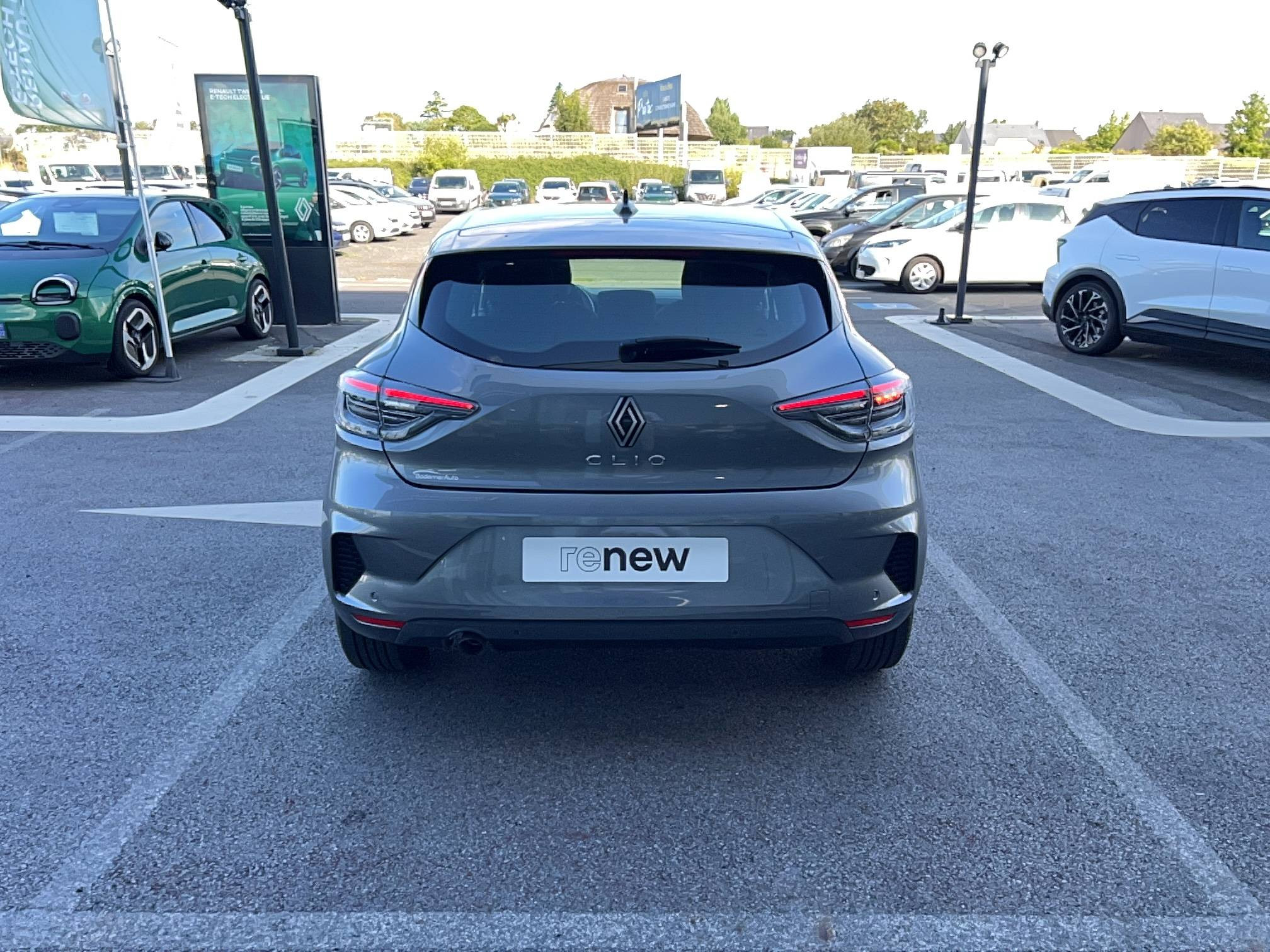 Vente en ligne Renault Clio 5 Clio TCe 90 au prix de 13 990 €