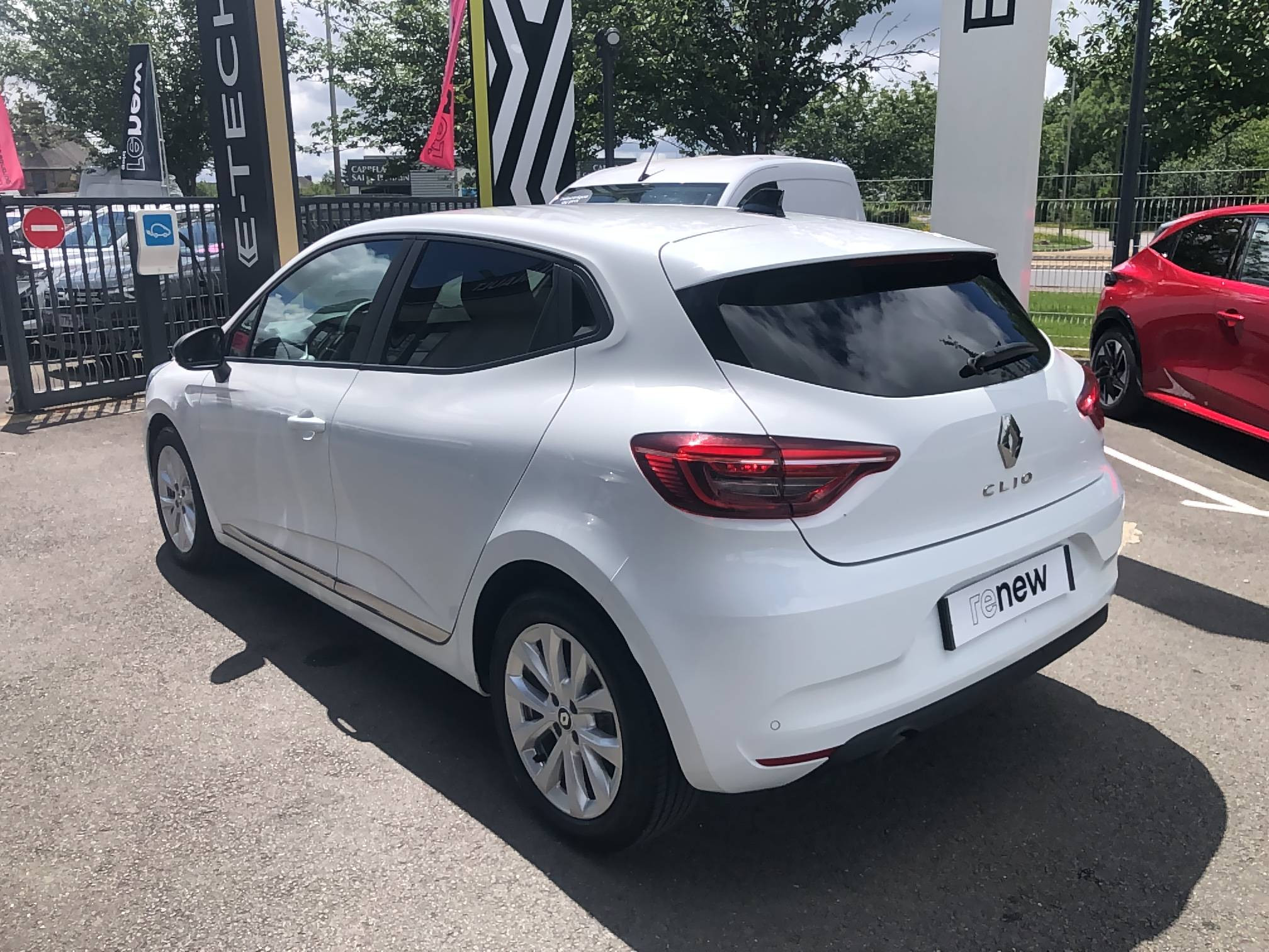 Vente en ligne Renault Clio 5 Clio SCe 65 au prix de 12 390 €