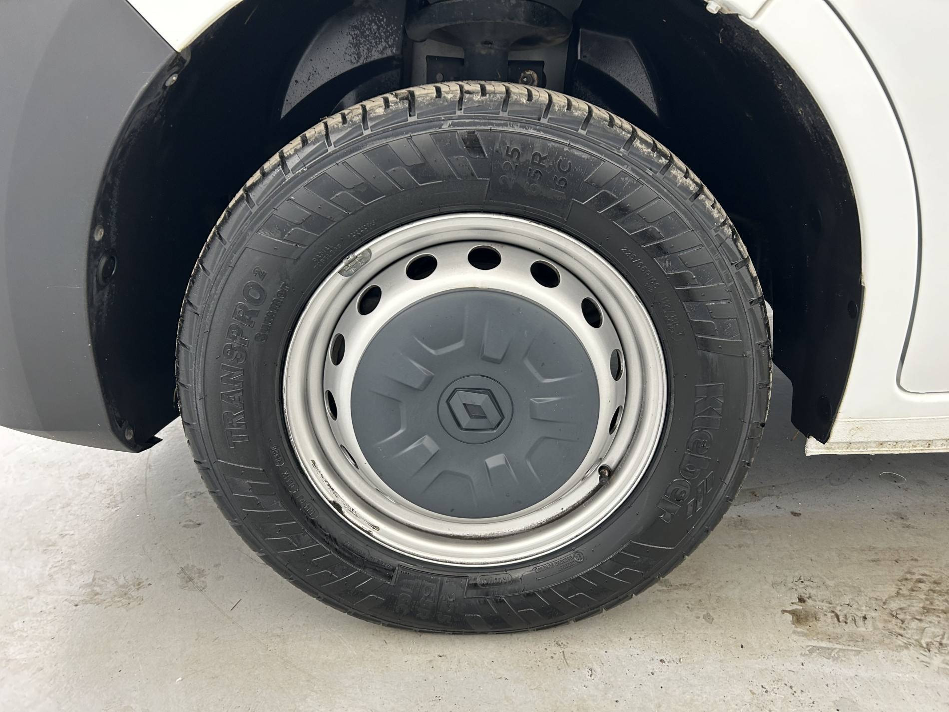 Vente en ligne Renault Master Fourgon MASTER FGN TRAC F3500 L2H2 BLUE DCI 135 au prix de 24 490 €