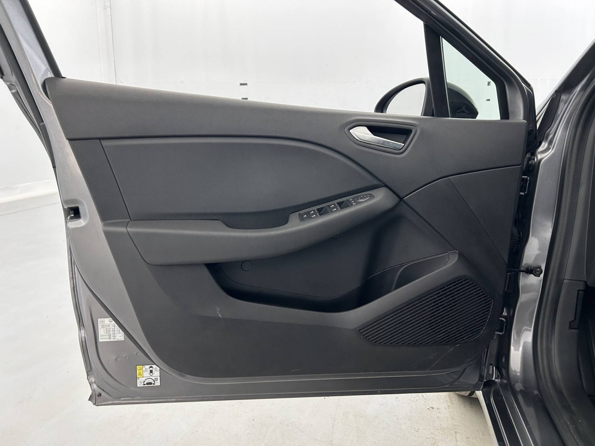 Vente en ligne Renault Clio 5 Clio TCe 90 au prix de 13 790 €