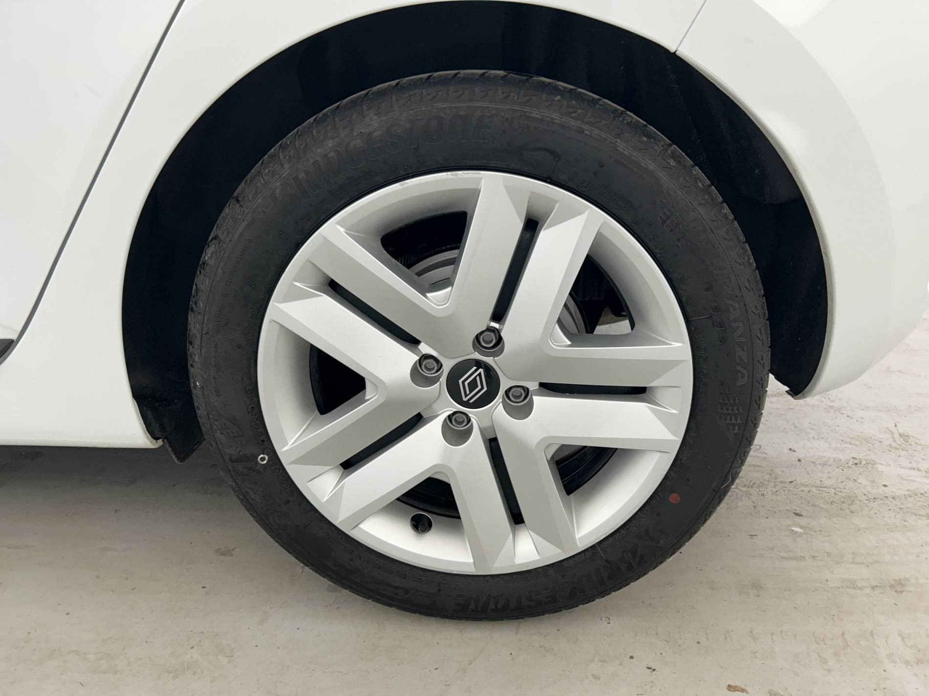 Vente en ligne Renault Clio 5 Clio E-Tech full hybrid 145 ch GSR2 au prix de 19 990 €