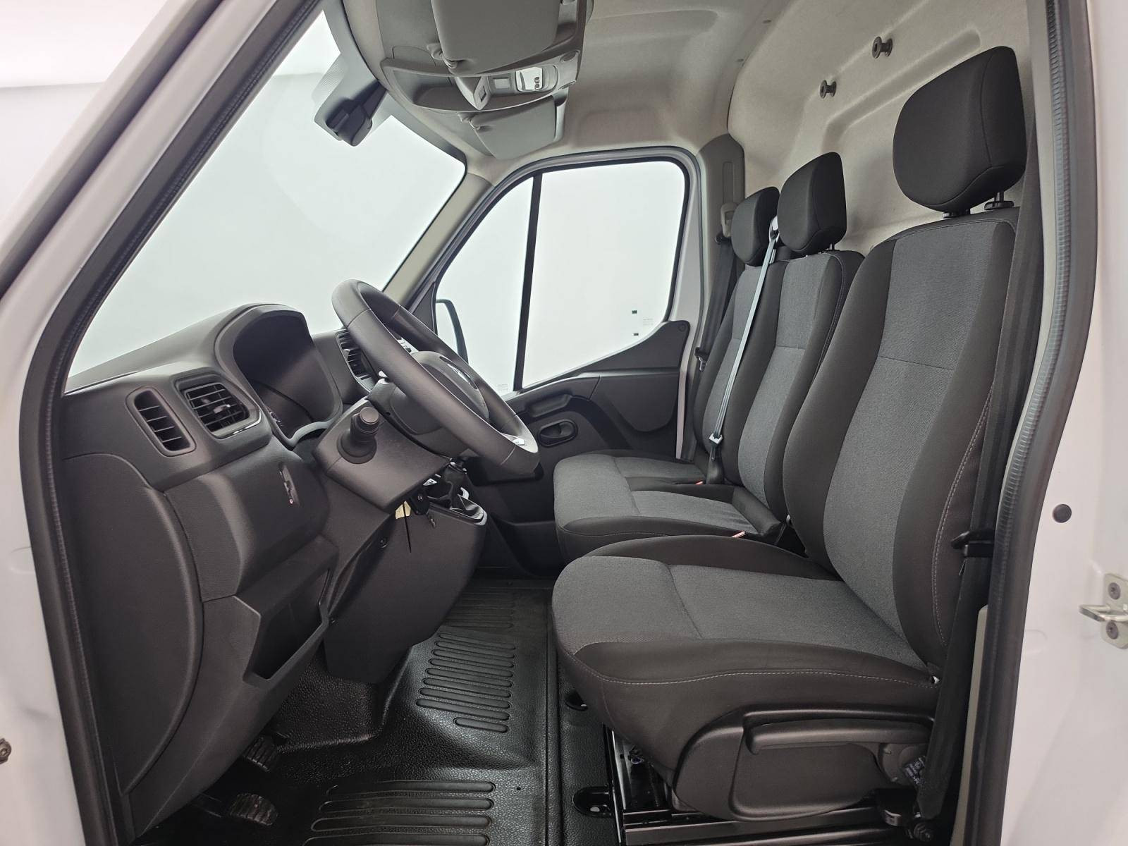 Vente en ligne Renault Master Fourgon MASTER FGN TRAC F3500 L3H3 BLUE DCI 135 au prix de 25 900 €