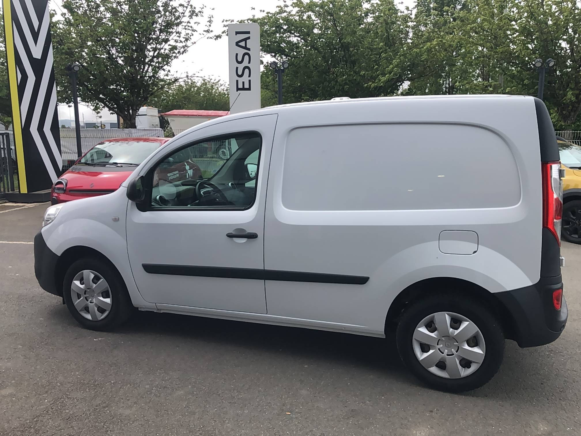 Vente en ligne Renault Kangoo Express  GRAND CONFORT BLUE DCI 115 au prix de 13 490 €