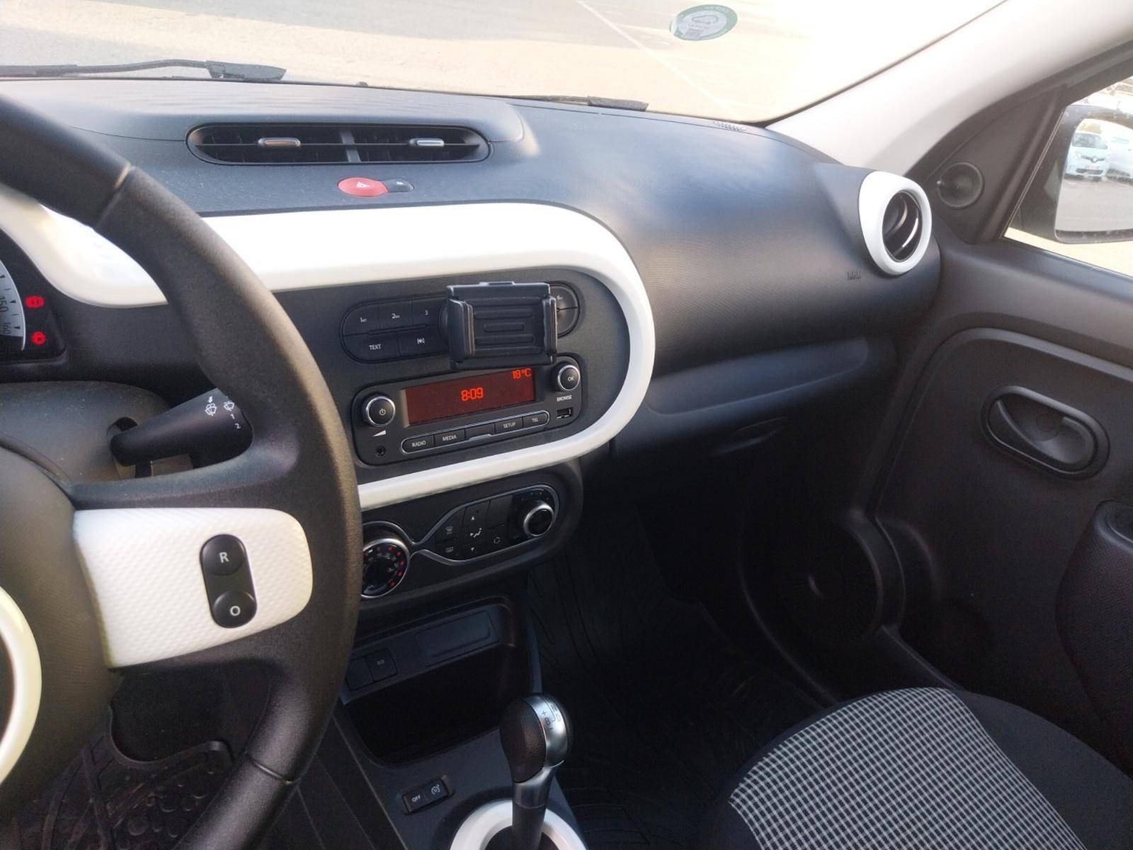Vente en ligne Renault Twingo Electrique Twingo III E-Tech au prix de 13 990 €