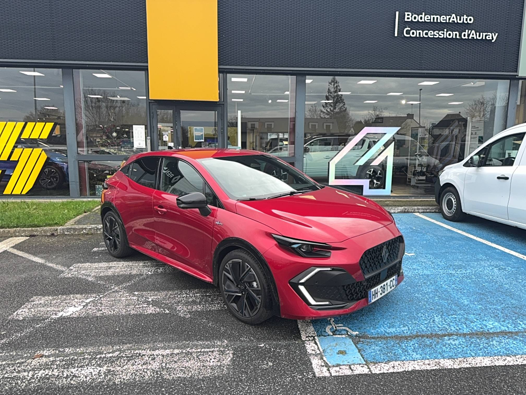 Renault Clio 6 Clio E-Tech full hybrid 160 ch occasion de 2025 en vente à Auray