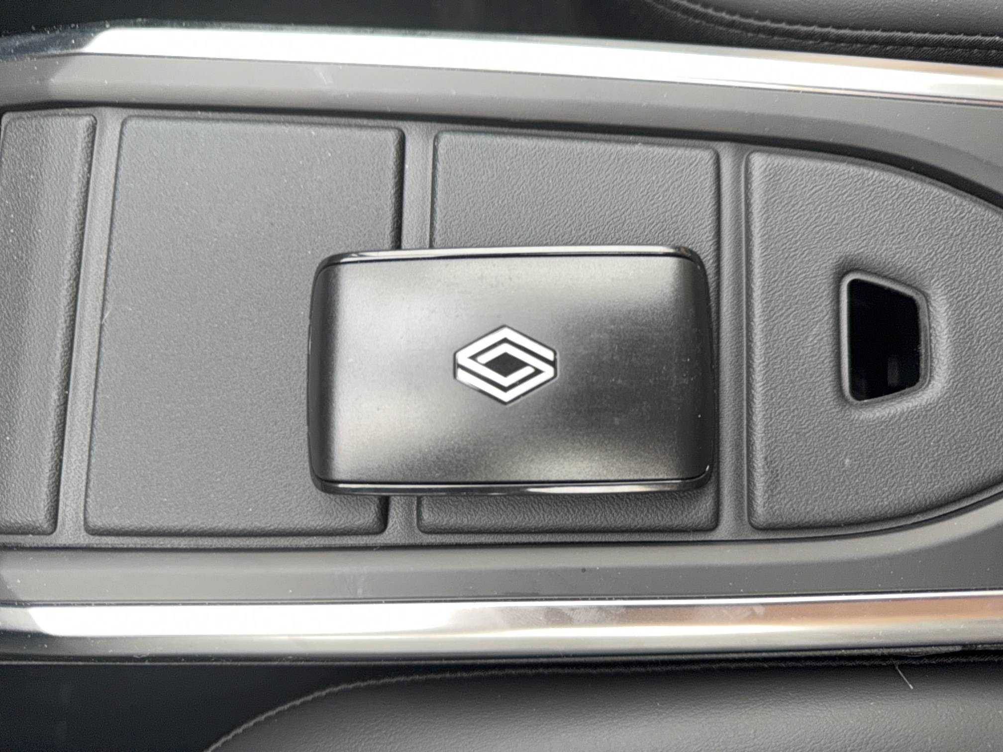 Vente en ligne Renault Clio 6 Clio E-Tech full hybrid 160 ch au prix de 25 990 €