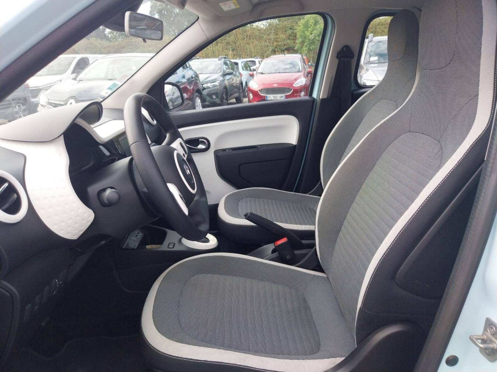 Vente en ligne Renault Twingo Electrique Twingo III E-Tech au prix de 12 900 €