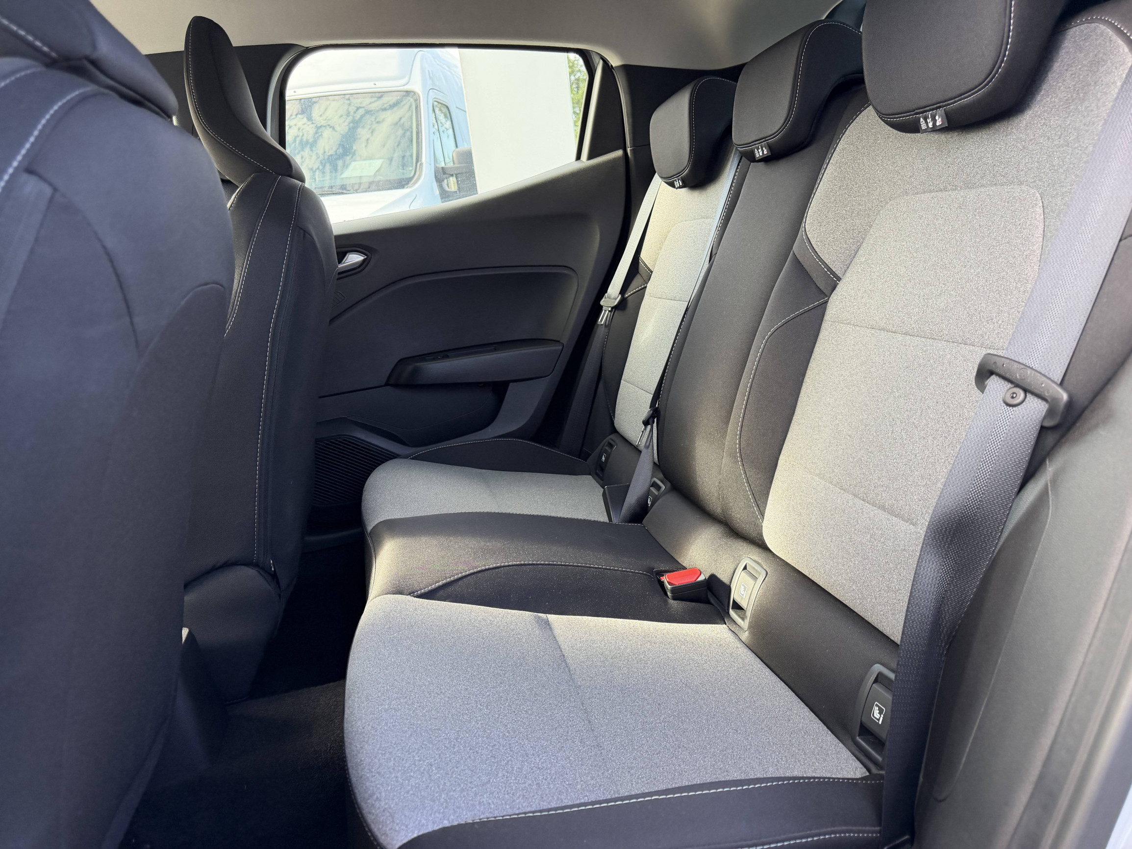 Vente en ligne Renault Clio 5 Clio TCe 90 ch GSR2 au prix de 15 990 €