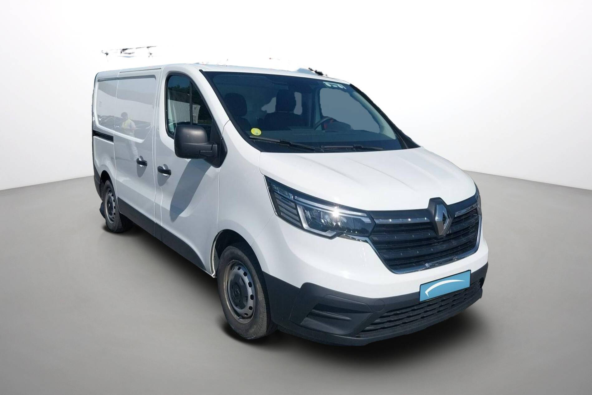 Vente en ligne Renault Trafic 3 Fourgon TRAFIC FG BLUE DCI 130 L1H1 3T GSR2 au prix de 23 990 €