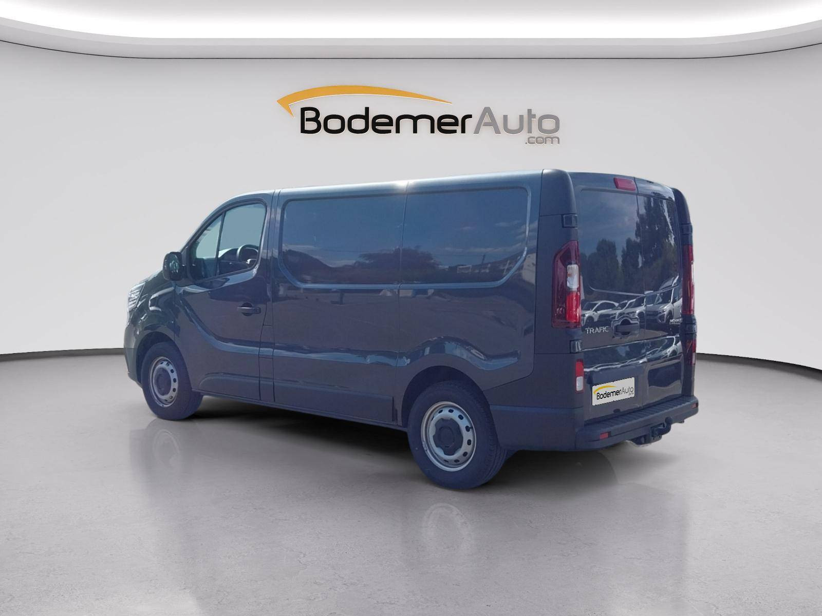 Vente en ligne Renault Trafic 3 Fourgon TRAFIC FG BLUE DCI 110 L1H1 2T8 GSR2 au prix de 24 900 €