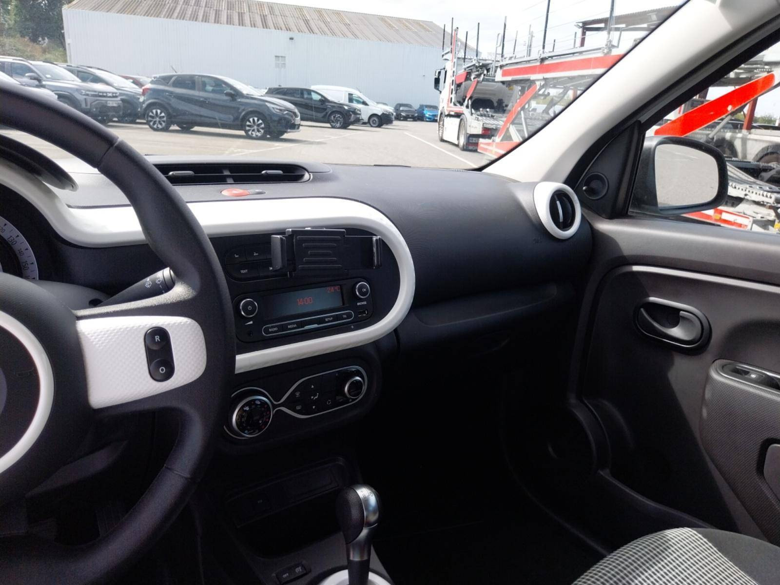 Vente en ligne Renault Twingo Electrique Twingo III E-Tech au prix de 12 990 €