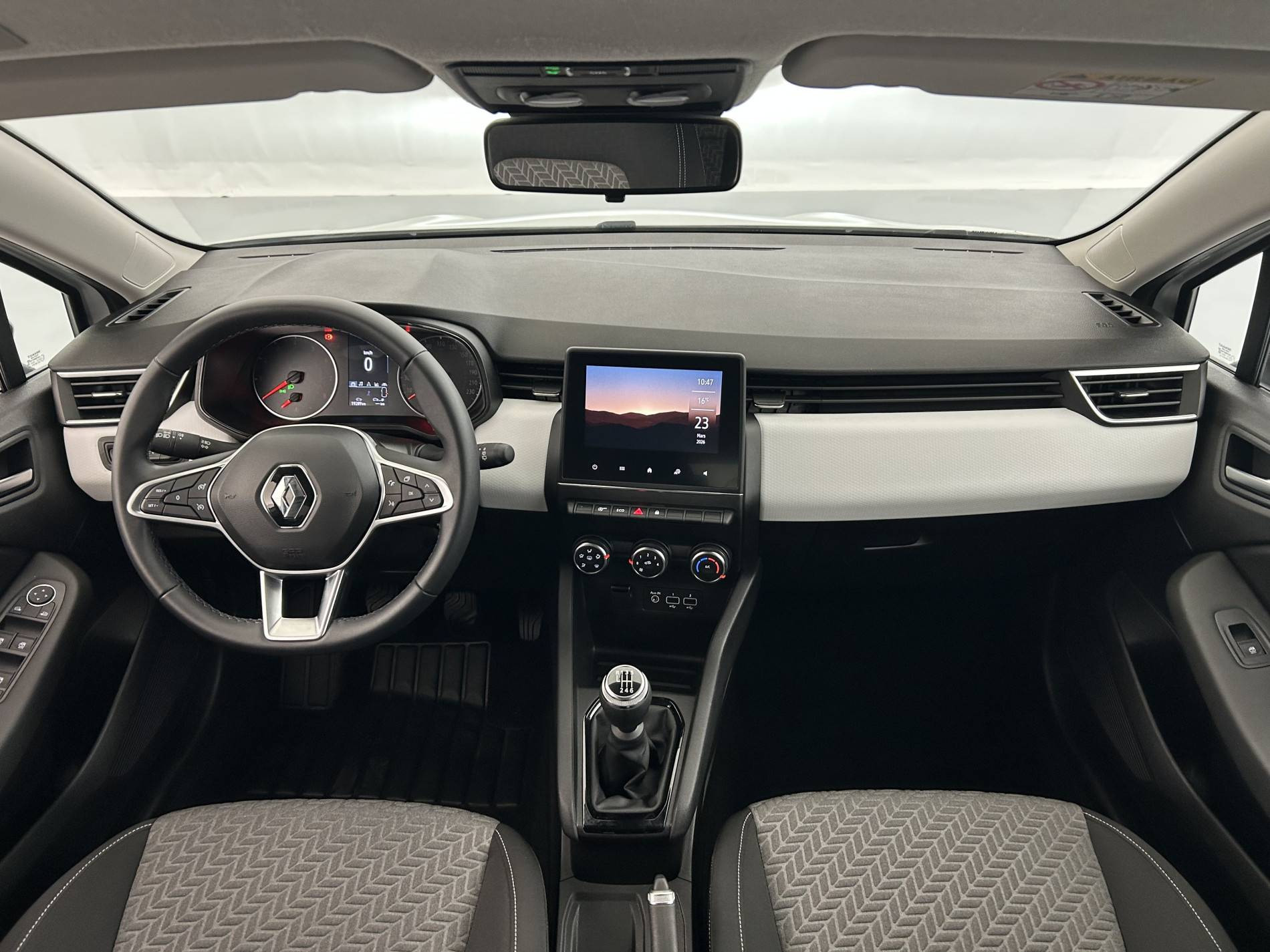 Vente en ligne Renault Clio 5 Clio TCe 90 au prix de 15 390 €