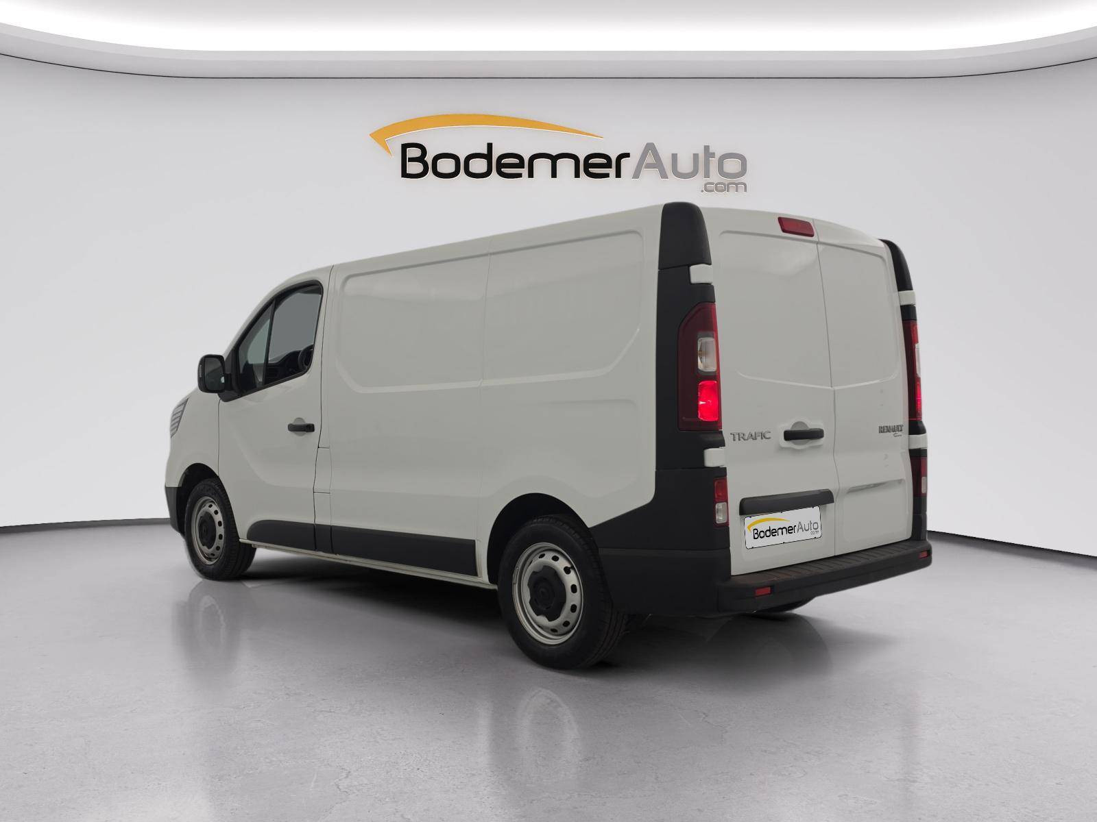 Vente en ligne Renault Trafic 3 Fourgon TRAFIC FG BLUE DCI 130 L1H1 3T GSR2 au prix de 22 890 €
