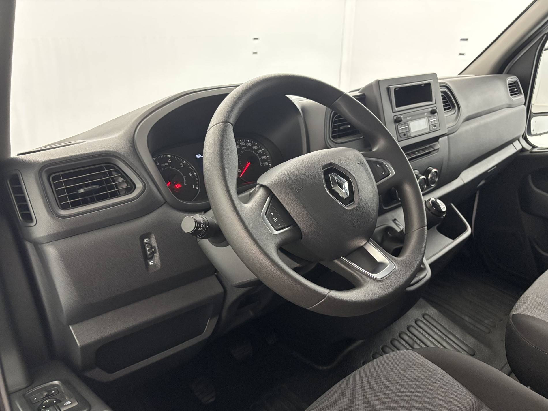 Vente en ligne Renault Master Fourgon MASTER FGN TRAC F3500 L2H2 BLUE DCI 135 au prix de 24 990 €