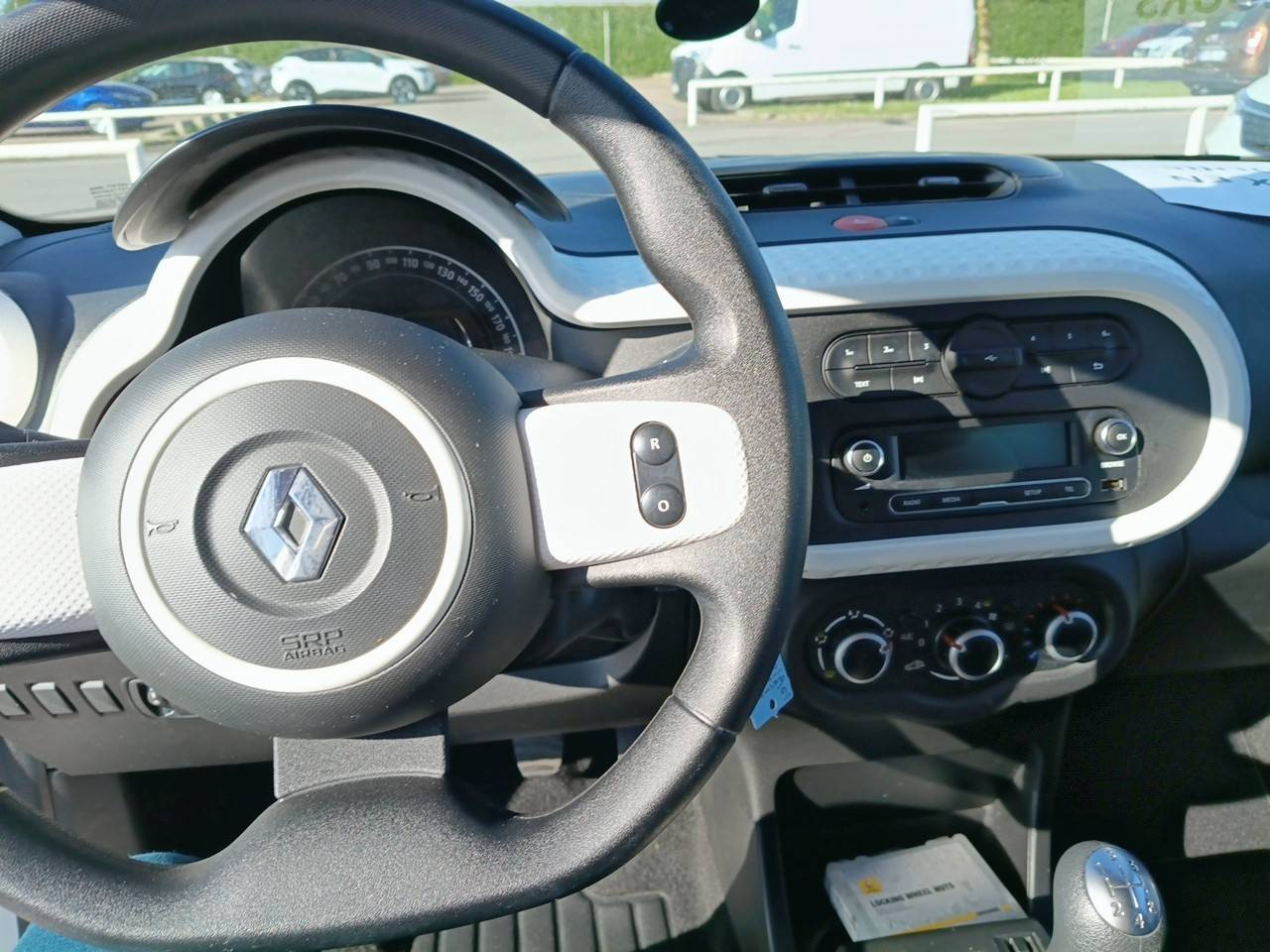 Vente en ligne Renault Twingo 3  1.0 SCe 70 E6C au prix de 8 990 €