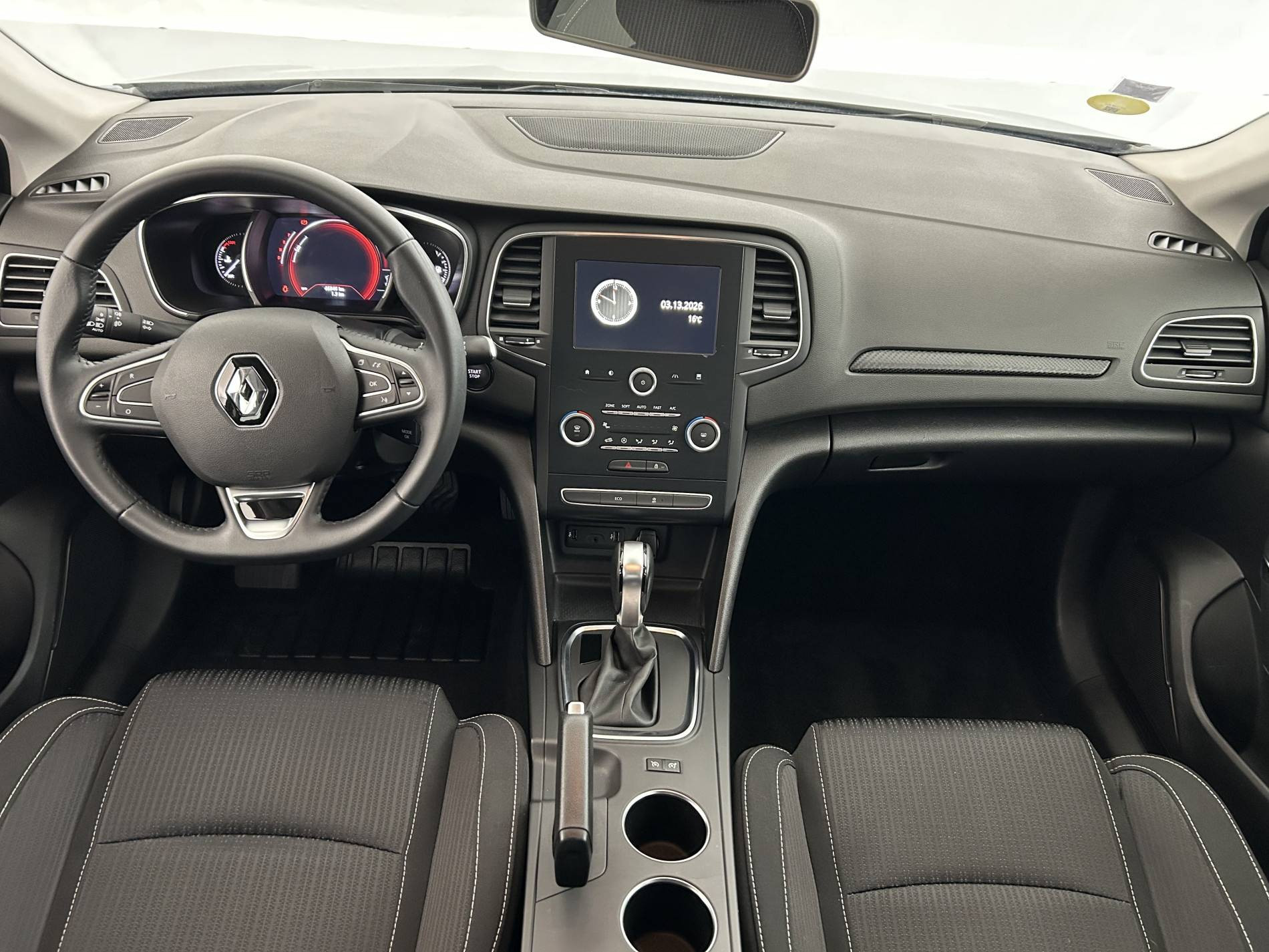 Vente en ligne Renault Megane 4 Mégane IV Berline Blue dCi 115 EDC au prix de 16 400 €