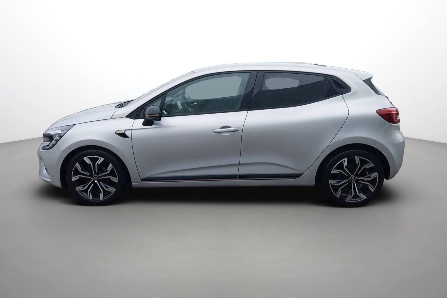 Vente en ligne Renault Clio 5 Clio TCe 90 - 21N au prix de 14 590 €