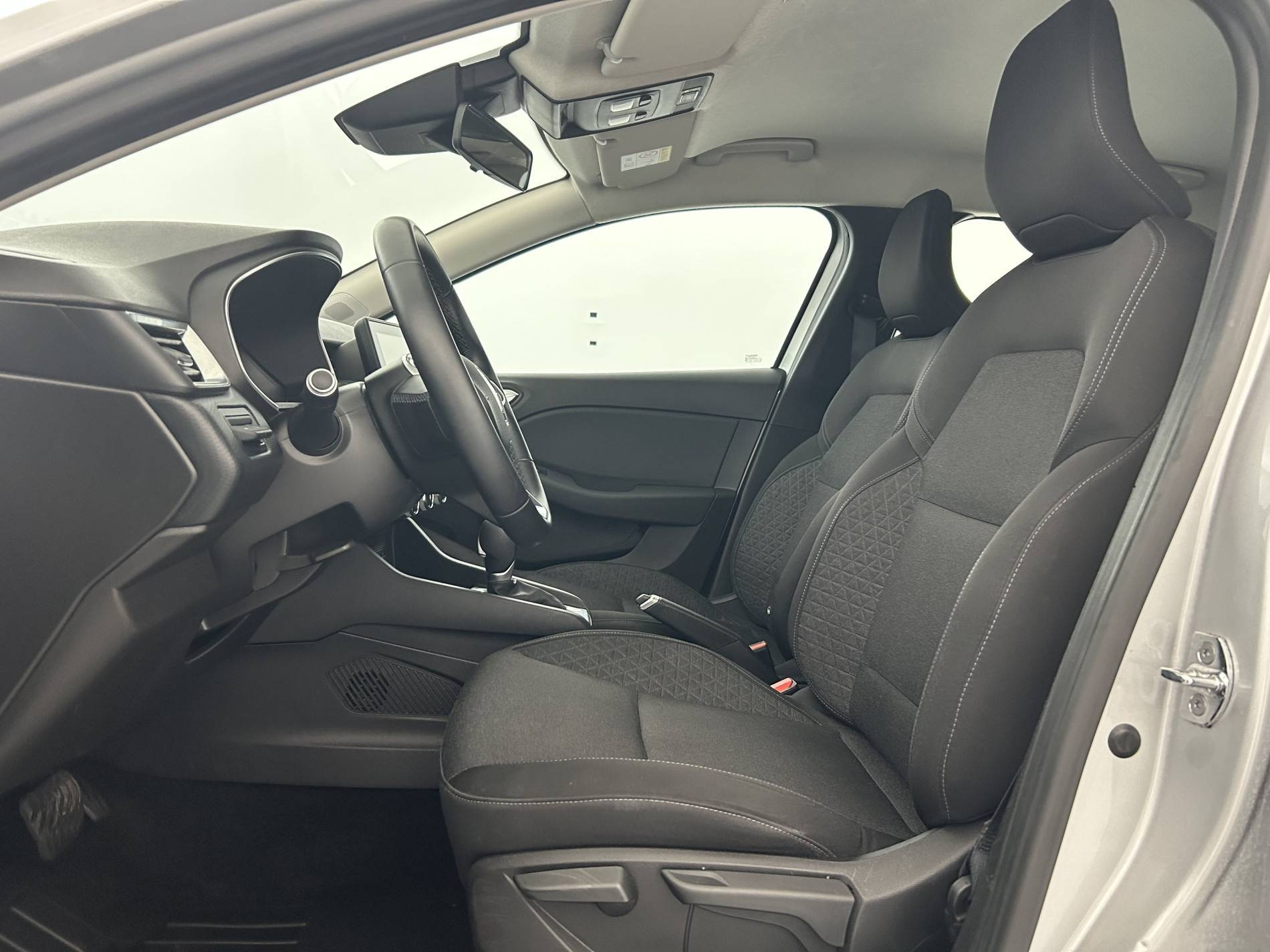 Vente en ligne Renault Clio 5 Clio E-Tech 140 - 21 au prix de 13 990 €