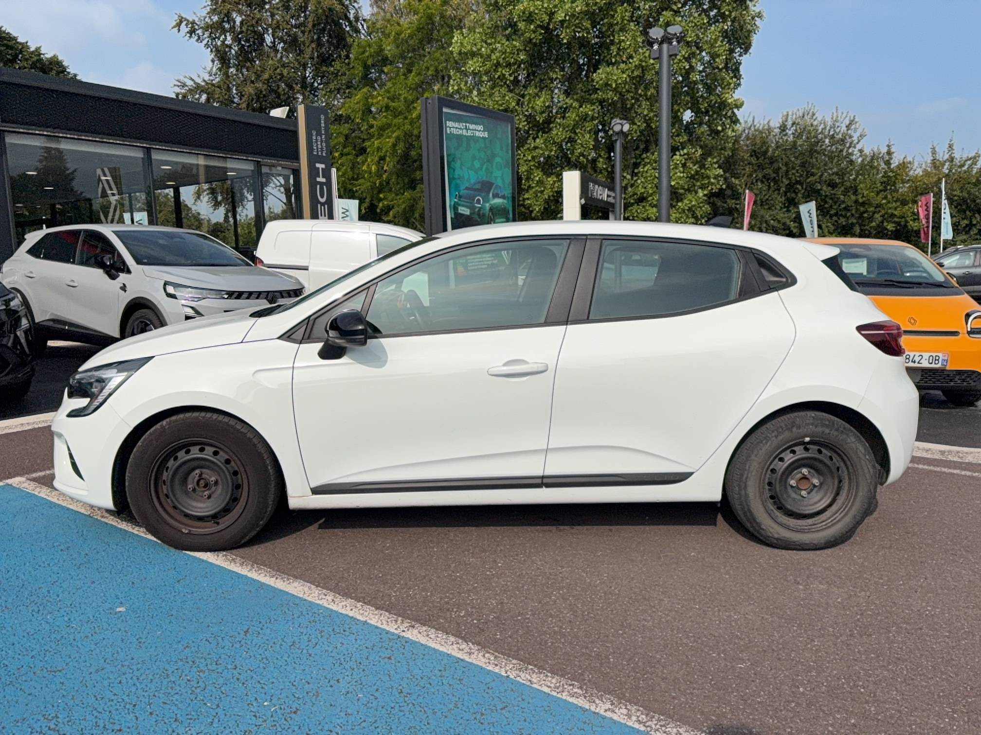 Vente en ligne Renault Clio 5 Clio TCe 90 au prix de 12 990 €