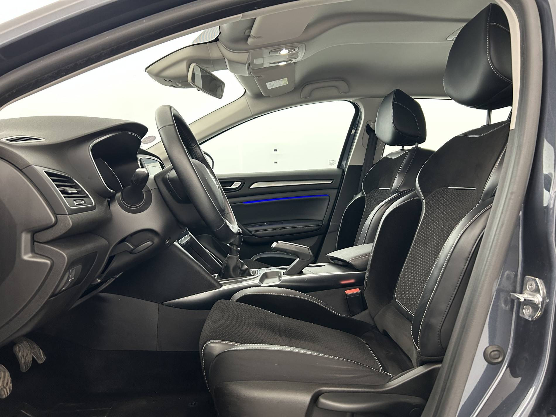 Vente en ligne Renault Megane 4 Mégane IV Berline TCe 100 Energy au prix de 10 590 €