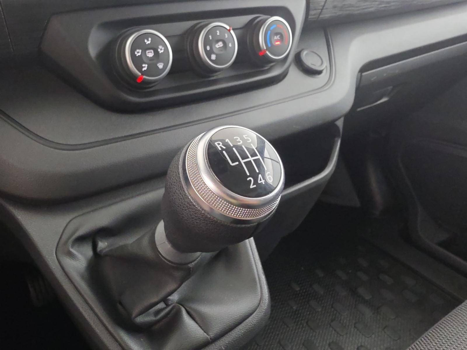 Vente en ligne Renault Trafic 3 Fourgon TRAFIC FG BLUE DCI 130 L1H1 3T GSR2 au prix de 22 890 €