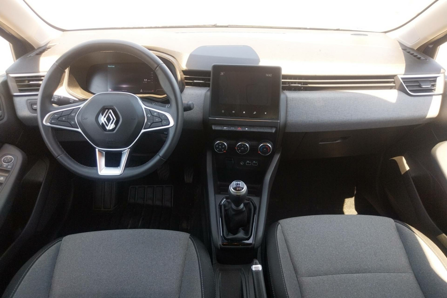 Vente en ligne Renault Clio 5 Clio dCi 100 au prix de 15 490 €